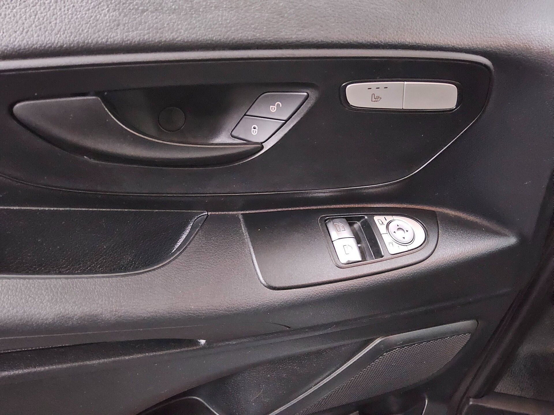 Mercedes-Benz Vito Lang CDI 8-Sitze Navi RfK Shz PDC Tempomat 9