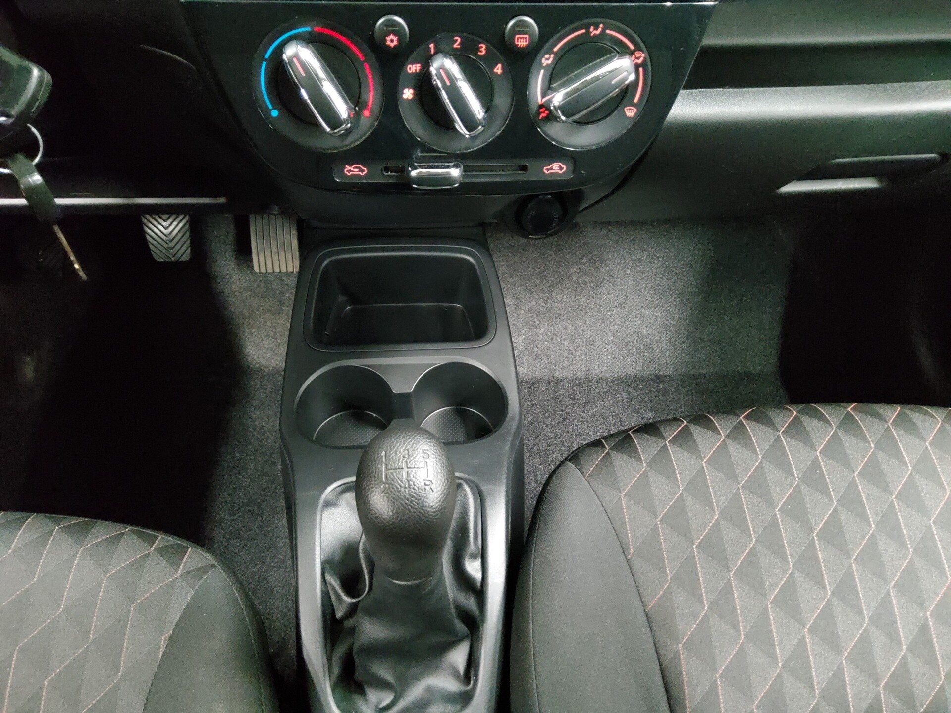 Mitsubishi Space Star 1.2 DAB FSE Bluetooth Klima 6