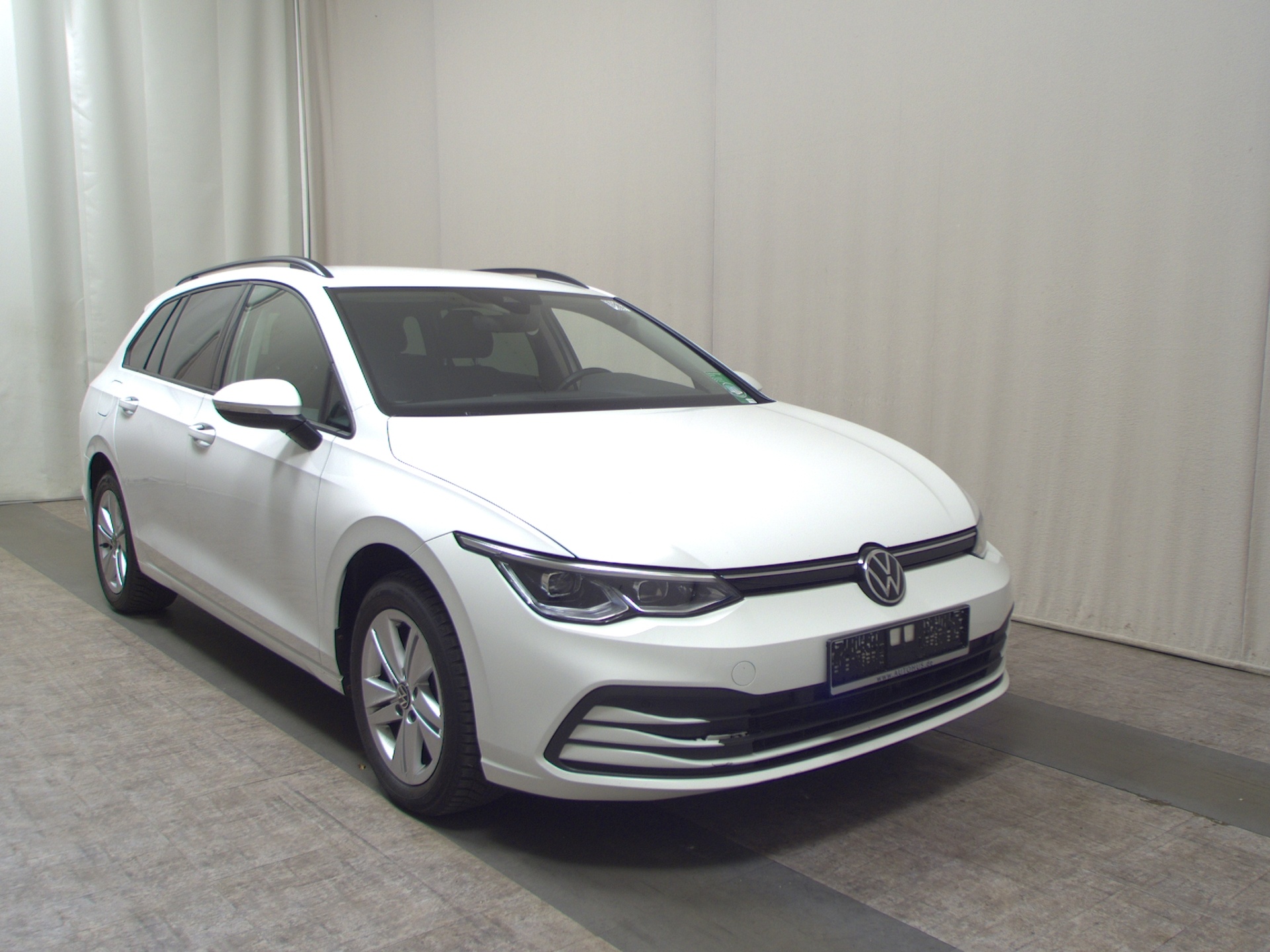 Volkswagen Golf-8 Var. 2.0 TDI Life Navi LED+ DC Sthzg RFK 3