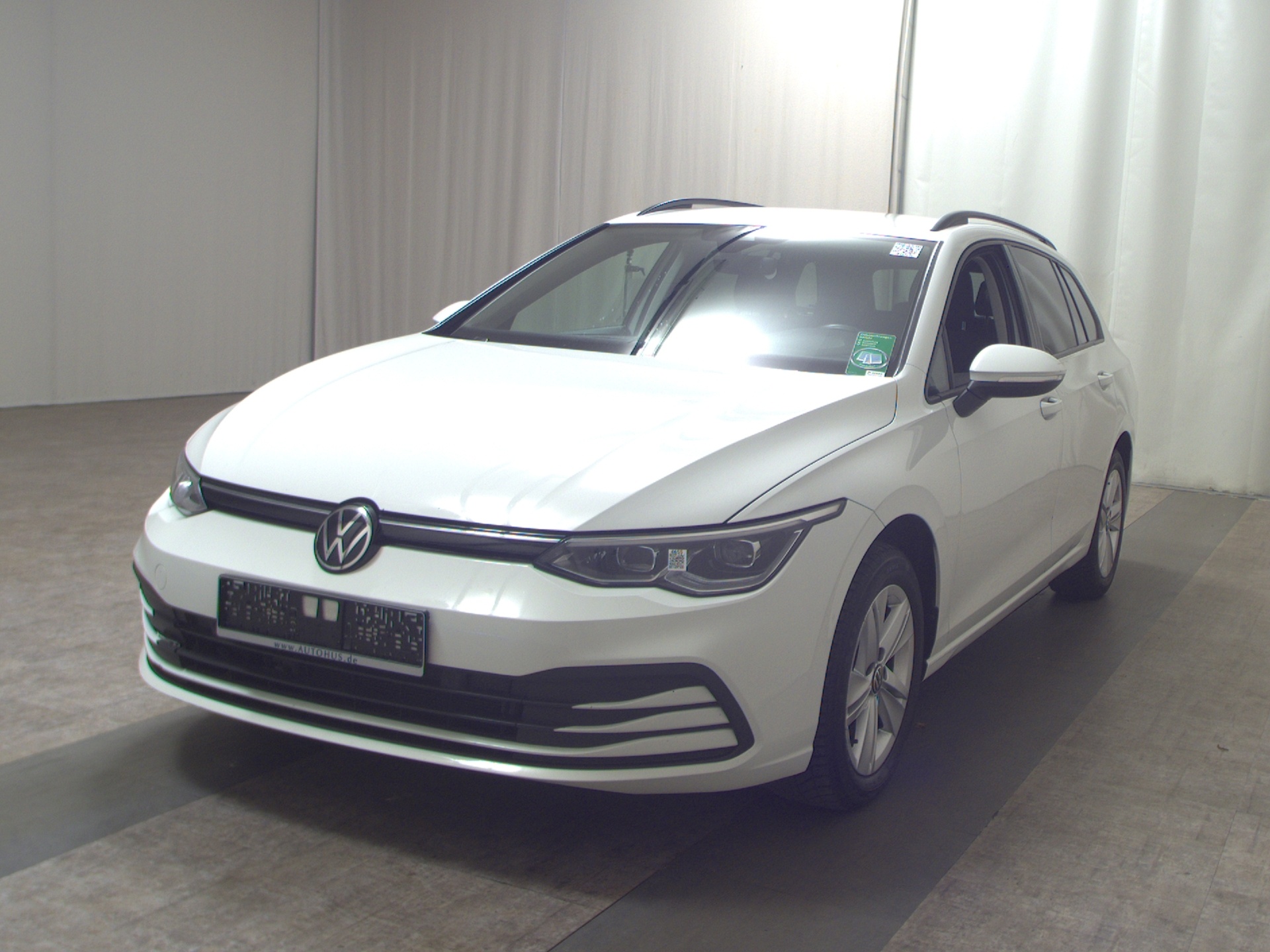 Volkswagen Golf-8 Var. 2.0 TDI Life Navi LED+ DC Sthzg RFK 2