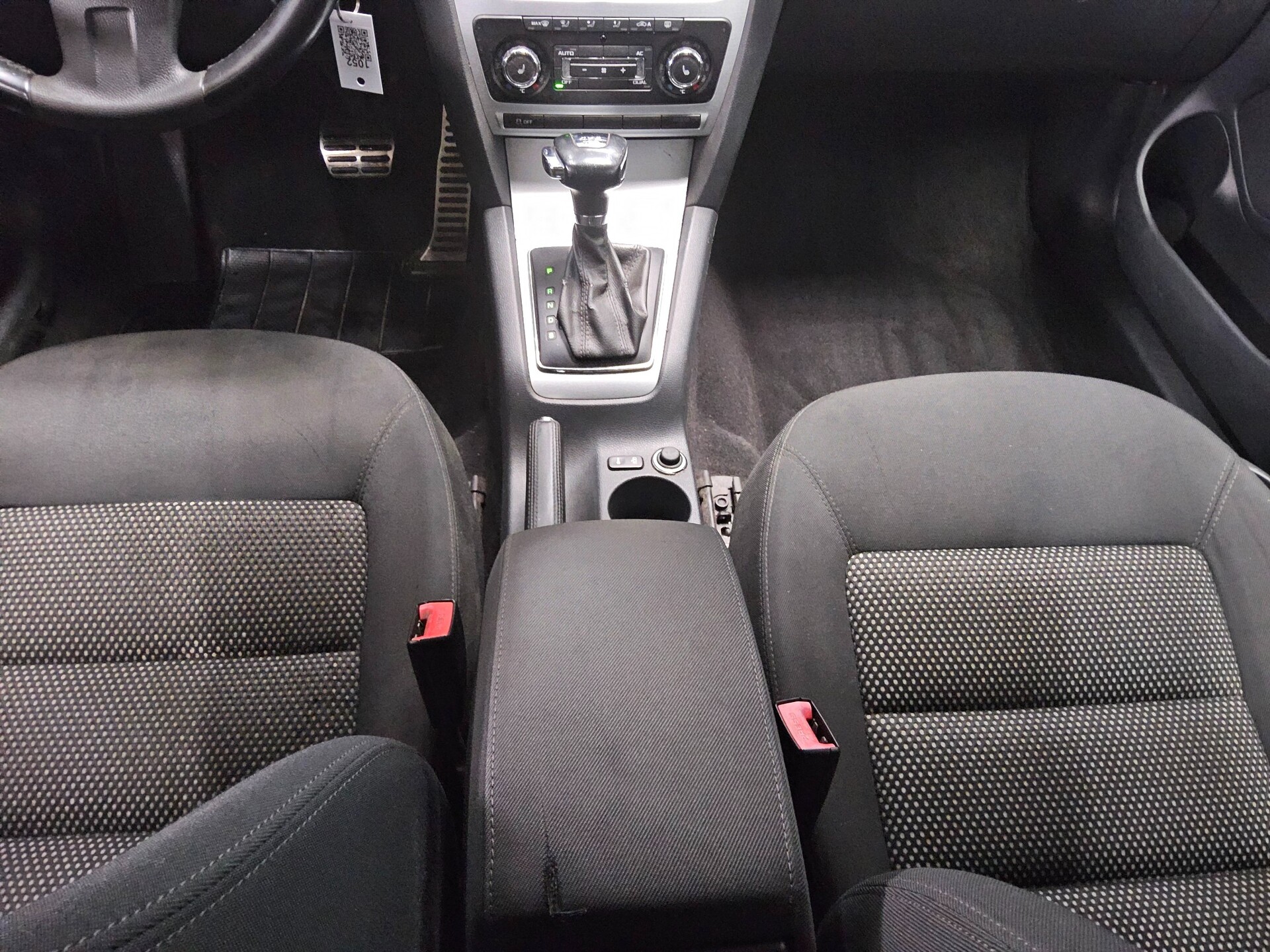 Skoda Octavia Kombi 2.0 TDI 4x4 Scout Nav AHK HU 02/07 6