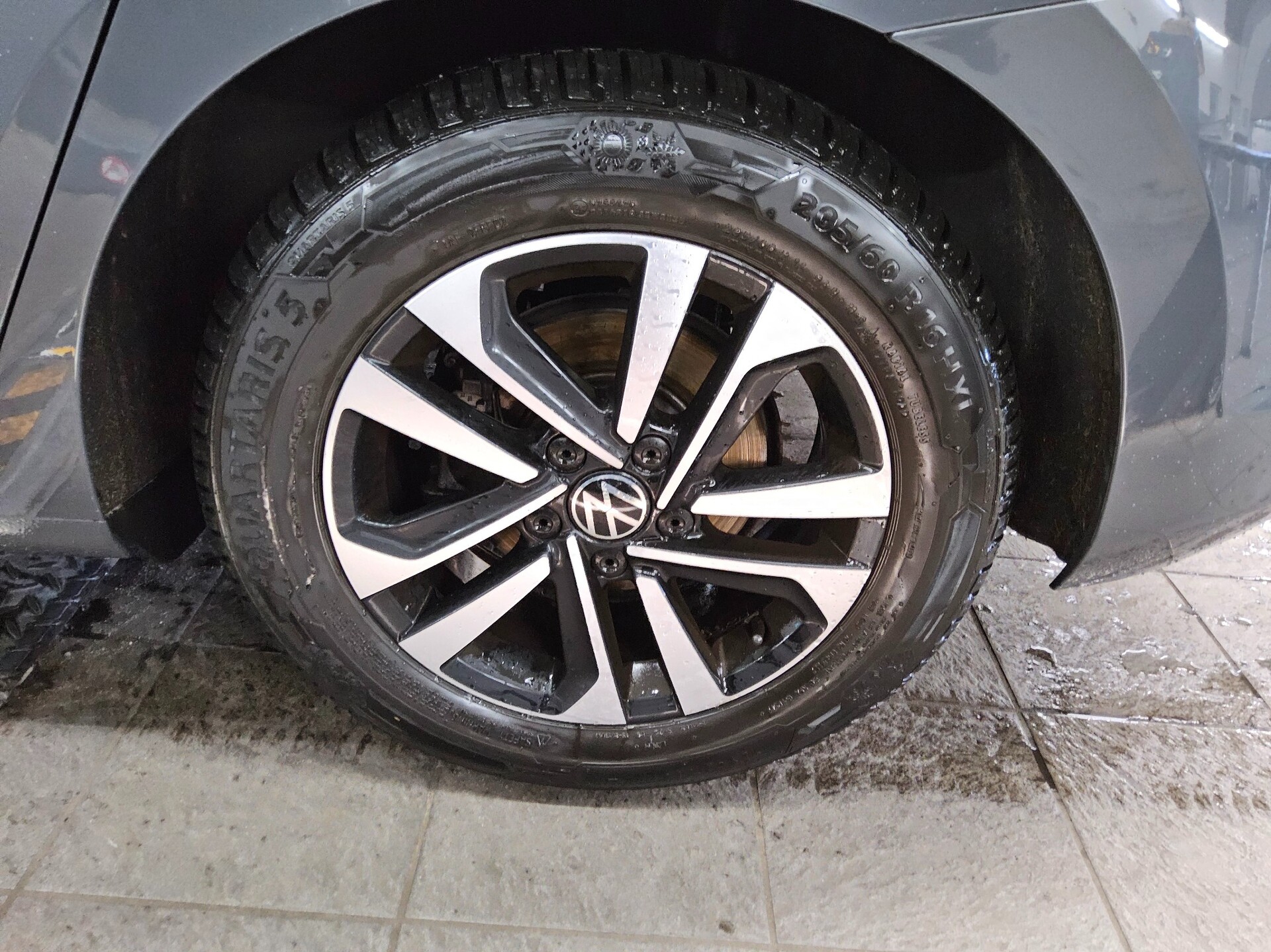 Volkswagen Touran 1.5 TSI United Navi LED ACC PDC Ambiente 10