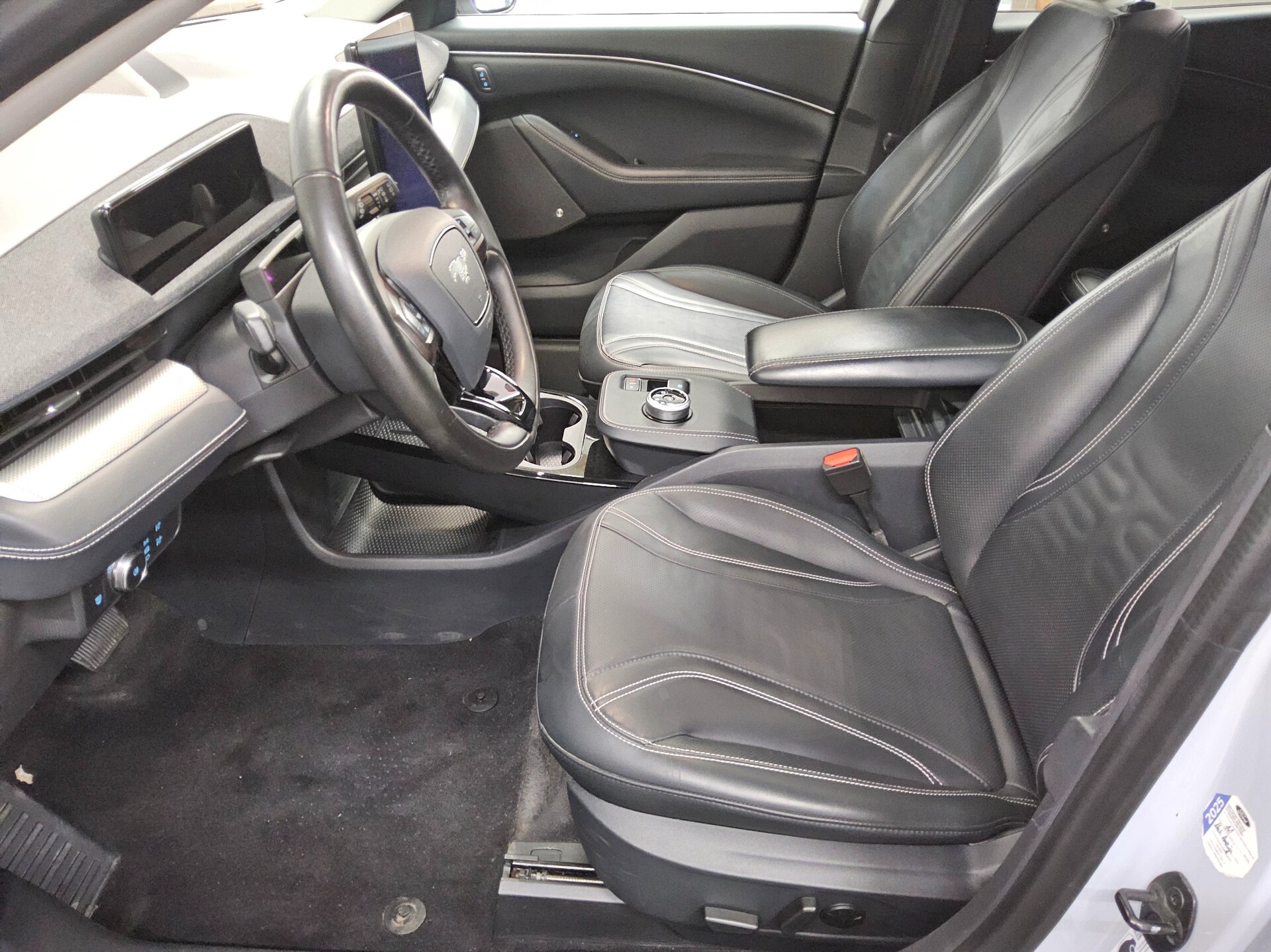 Ford Mustang Mach-E Navi LED Pano Leder AHK RFK 9