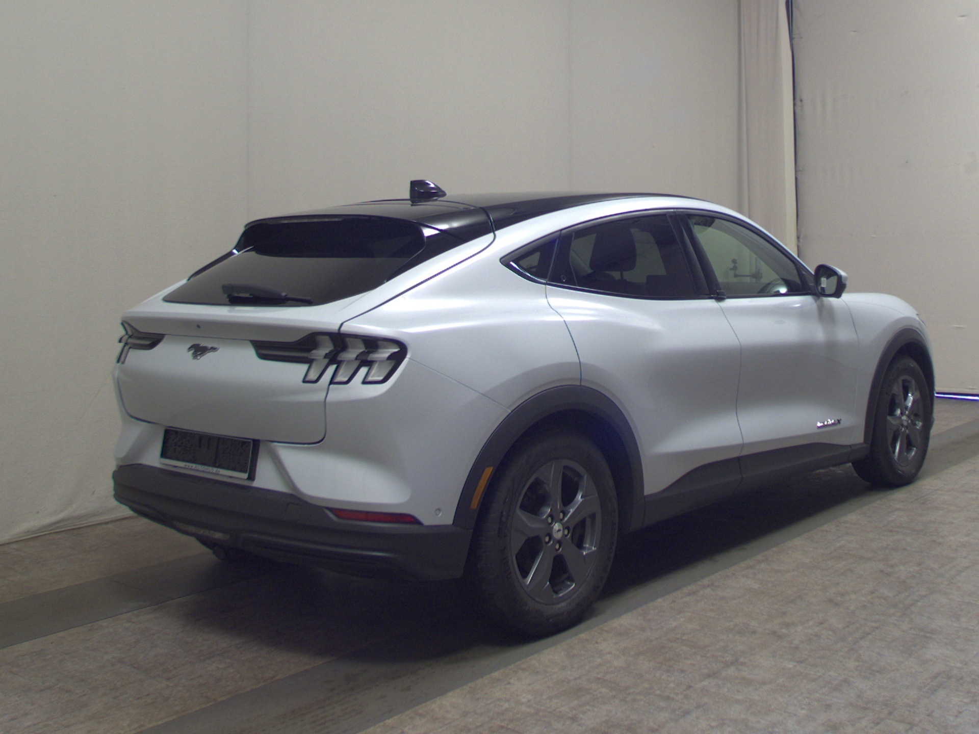 Ford Mustang Mach-E Navi LED Pano Leder AHK RFK 4