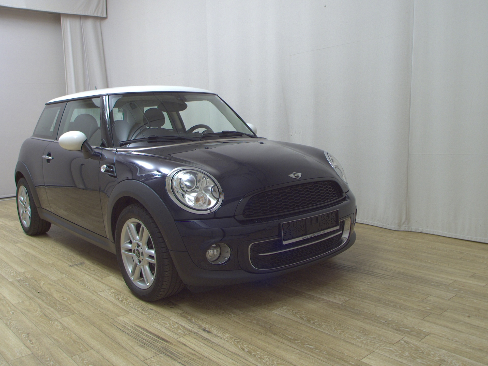 MINI Cooper D Xenon PDC Shz Klima 3