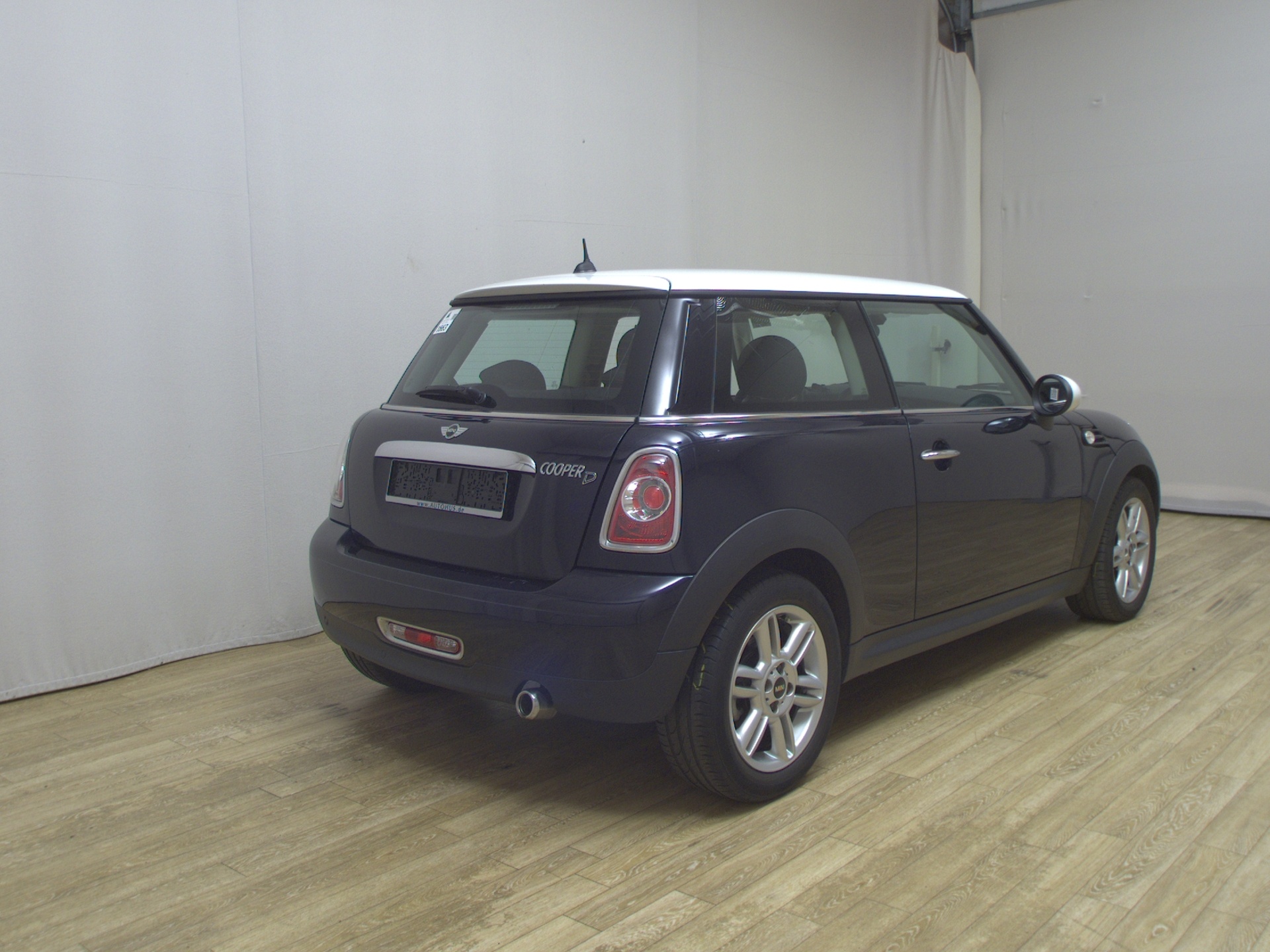 MINI Cooper D Xenon PDC Shz Klima 4