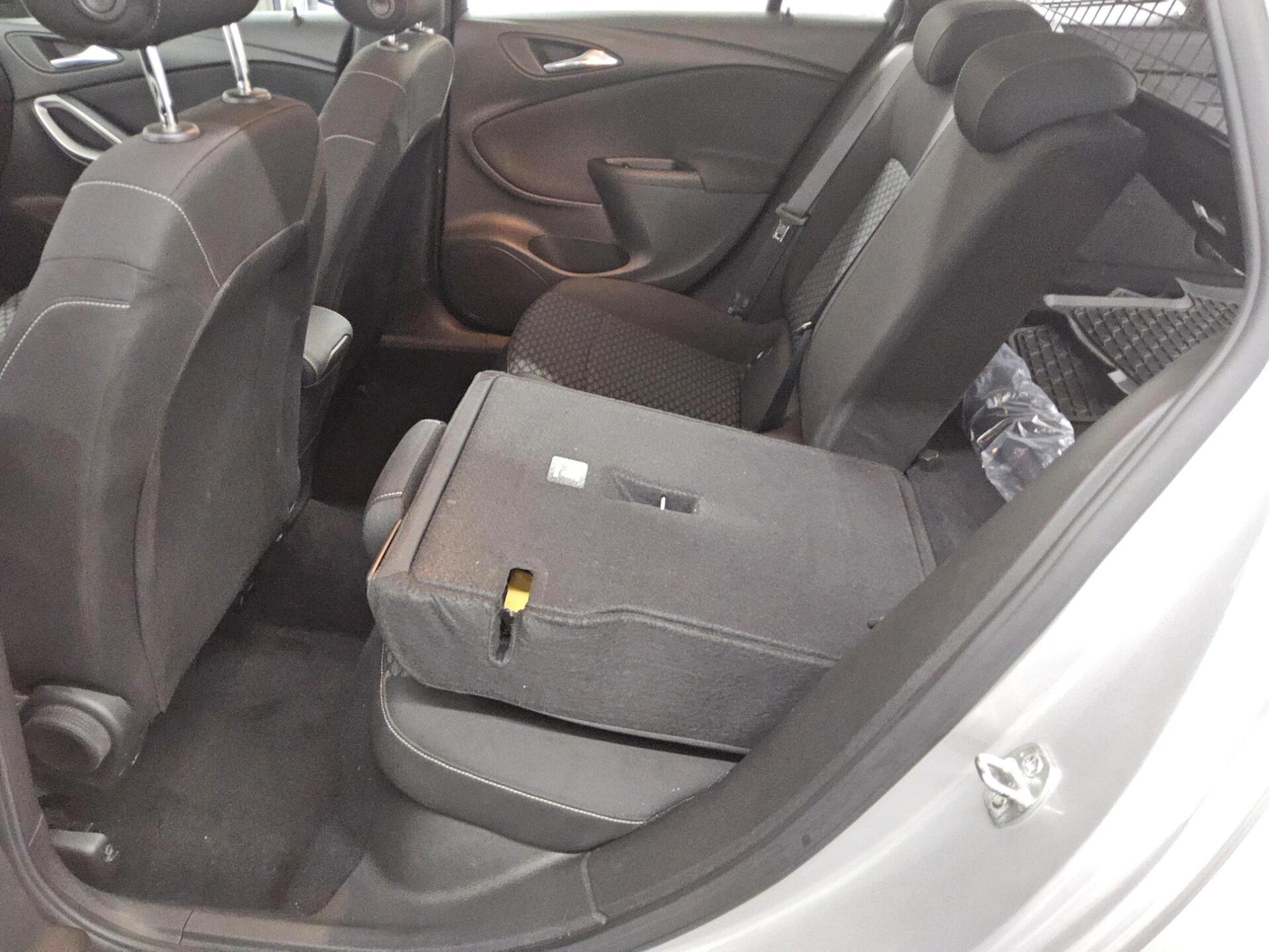 Opel Astra ST 1.5 D Edition Navi LED PDC 12