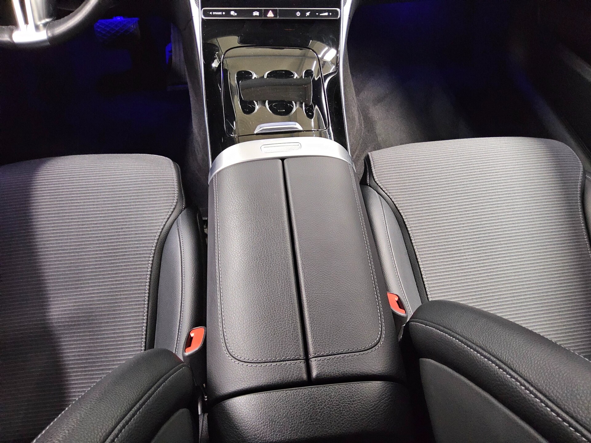 Mercedes-Benz C 220 T d 4M Avantgarde Navi Digital Light 360° 6