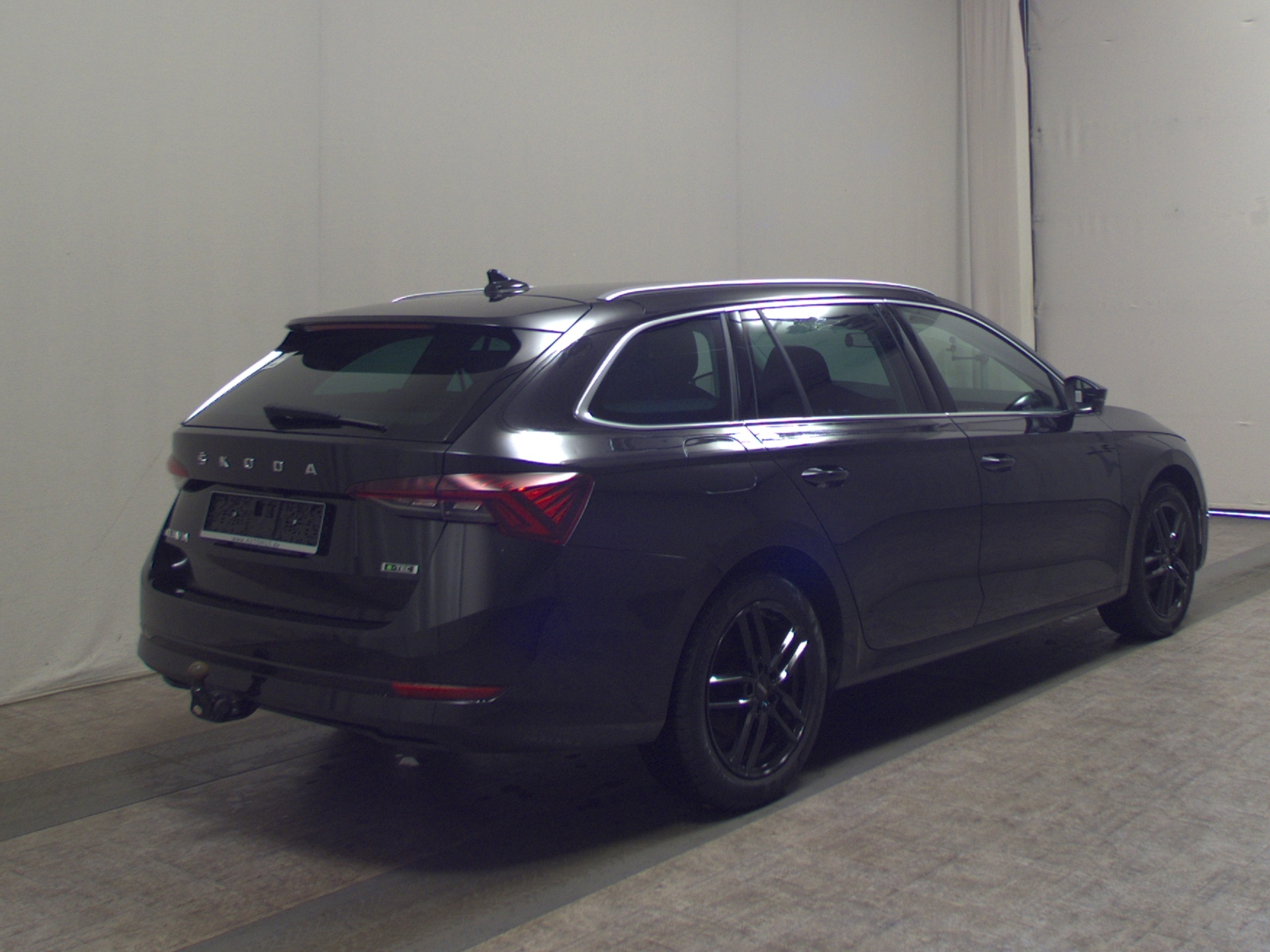 Skoda Octavia Kombi 1.5 TSI Style Navi LED RfK AHK ACC 4