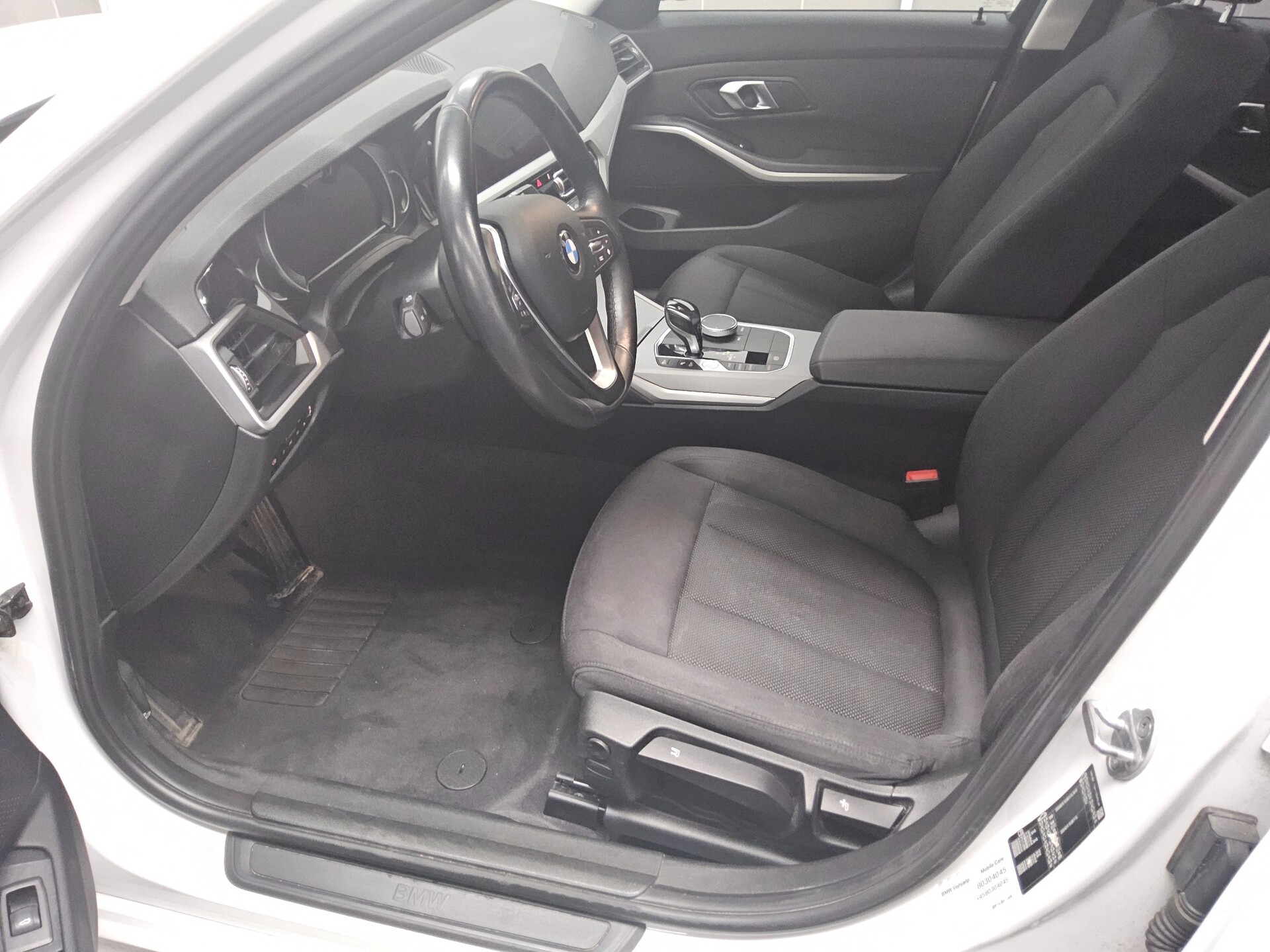 BMW 320dA Touring Advantage Navi LC+ LED DAB PDC 8