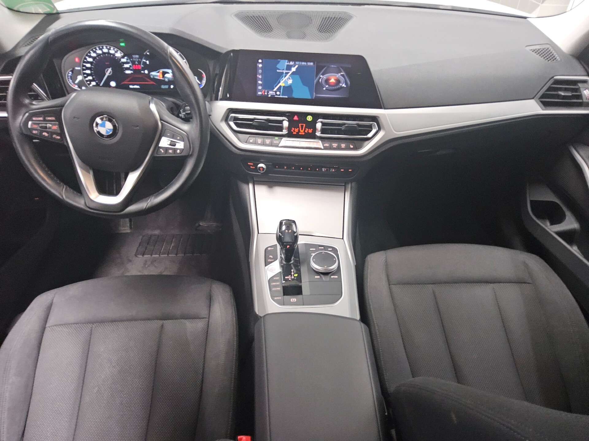 BMW 320dA Touring Advantage Navi LC+ LED DAB PDC 5