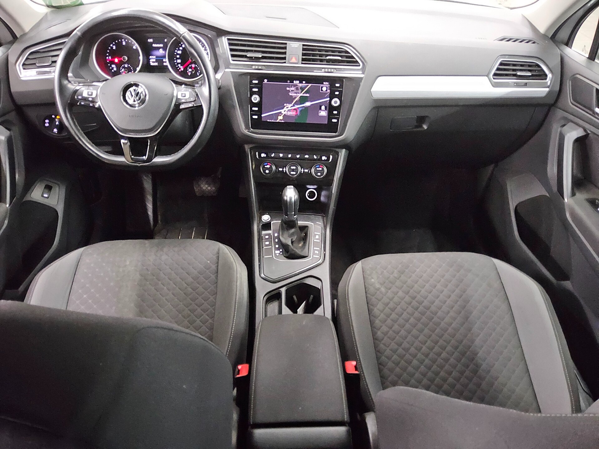 Volkswagen Tiguan 2.0 TDI Comf. Navi AHK ACC PDC DAB+ 5