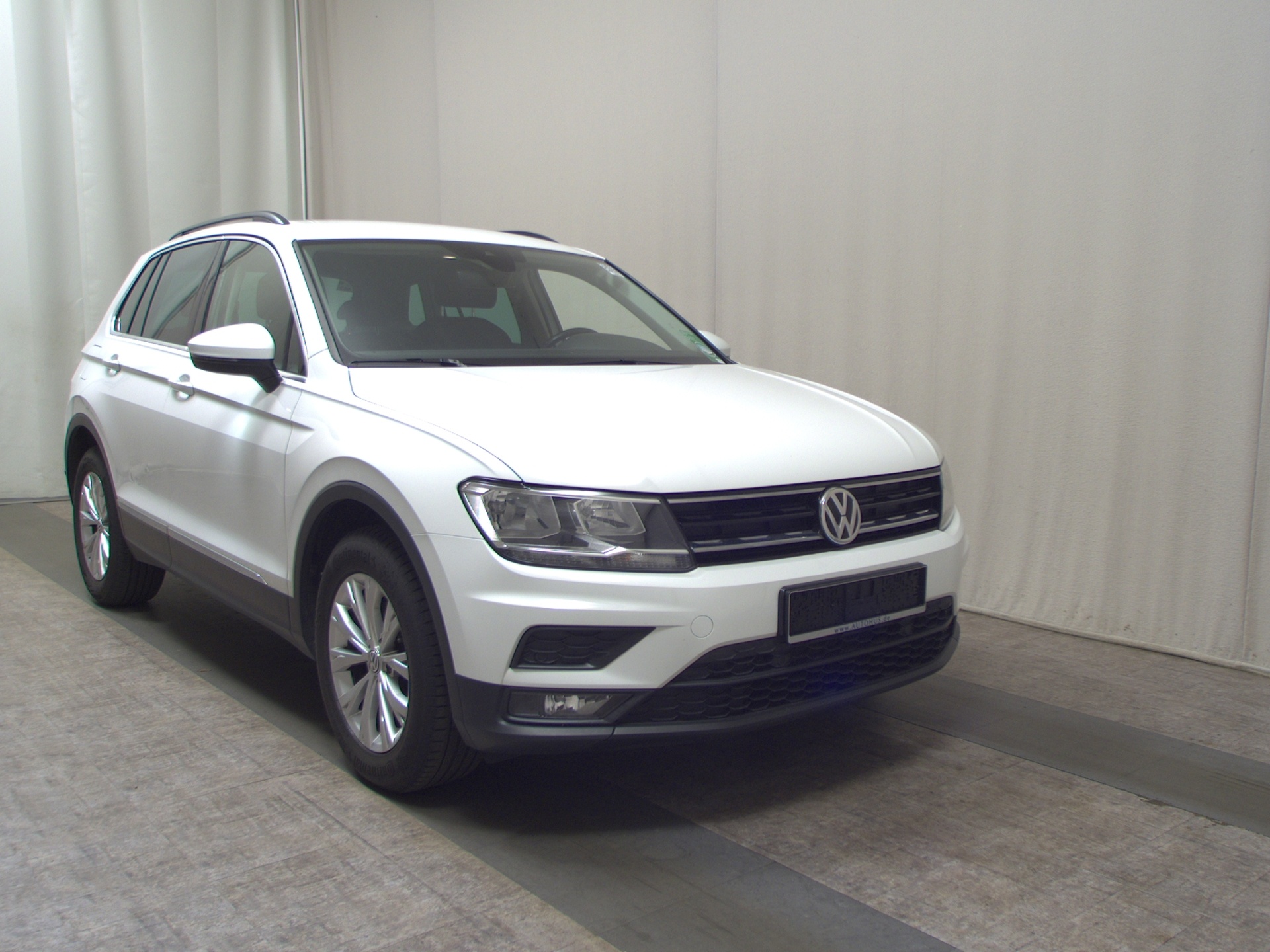 Volkswagen Tiguan 2.0 TDI Comf. Navi AHK ACC PDC DAB+ 3