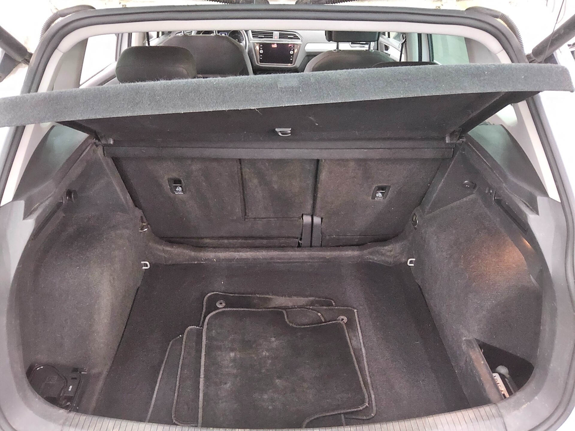 Volkswagen Tiguan 2.0 TDI Comf. Navi AHK ACC PDC DAB+ 11