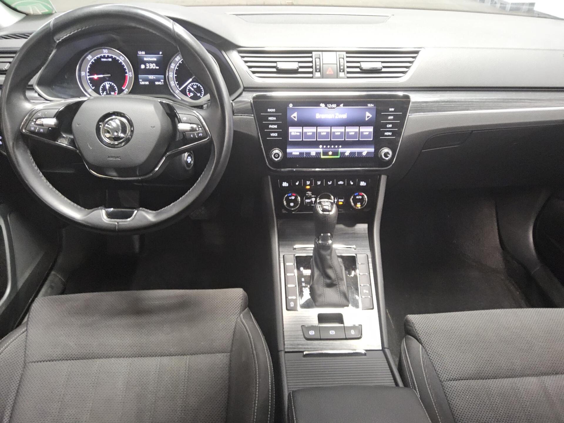 Skoda Superb Kombi 2.0 TDI Style AHK PDC Canton 5