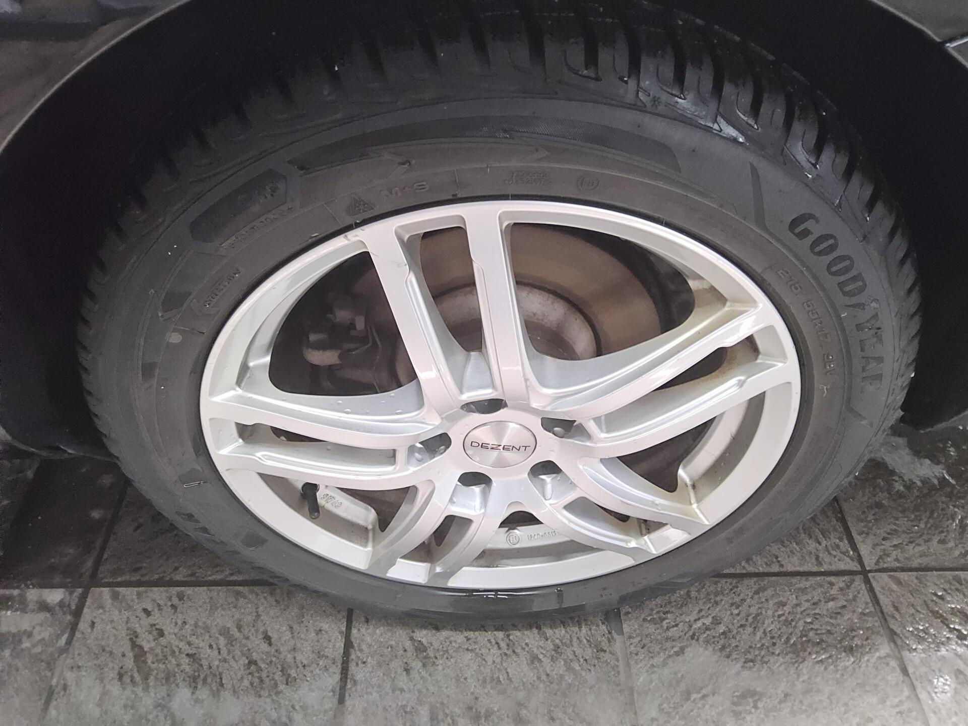 Skoda Superb Kombi 2.0 TDI Style AHK PDC Canton 10