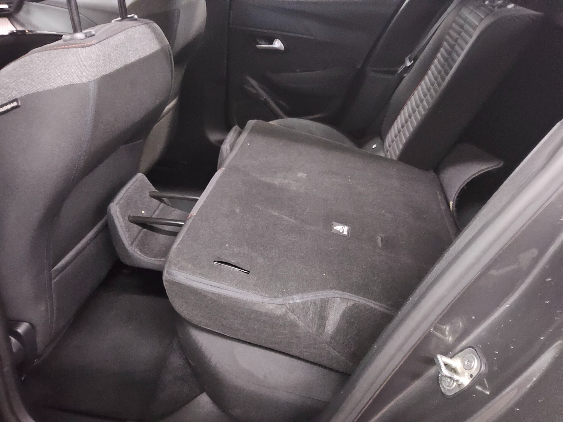 Peugeot 208 1.2 PureTech Active PDC Shz LED 12