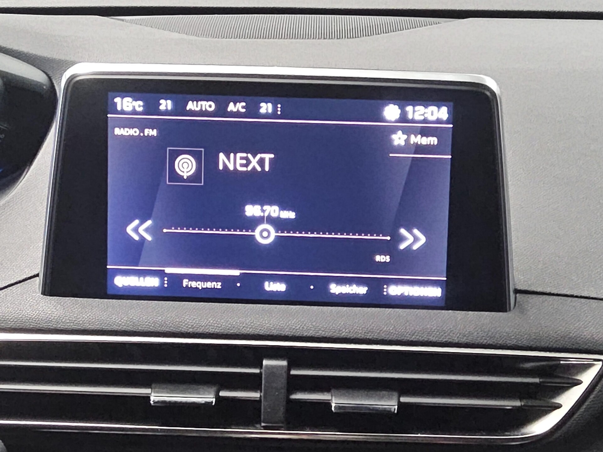 Peugeot 3008 1.5 BlueHDi 130 Allure Navi LED AHK RFK 7