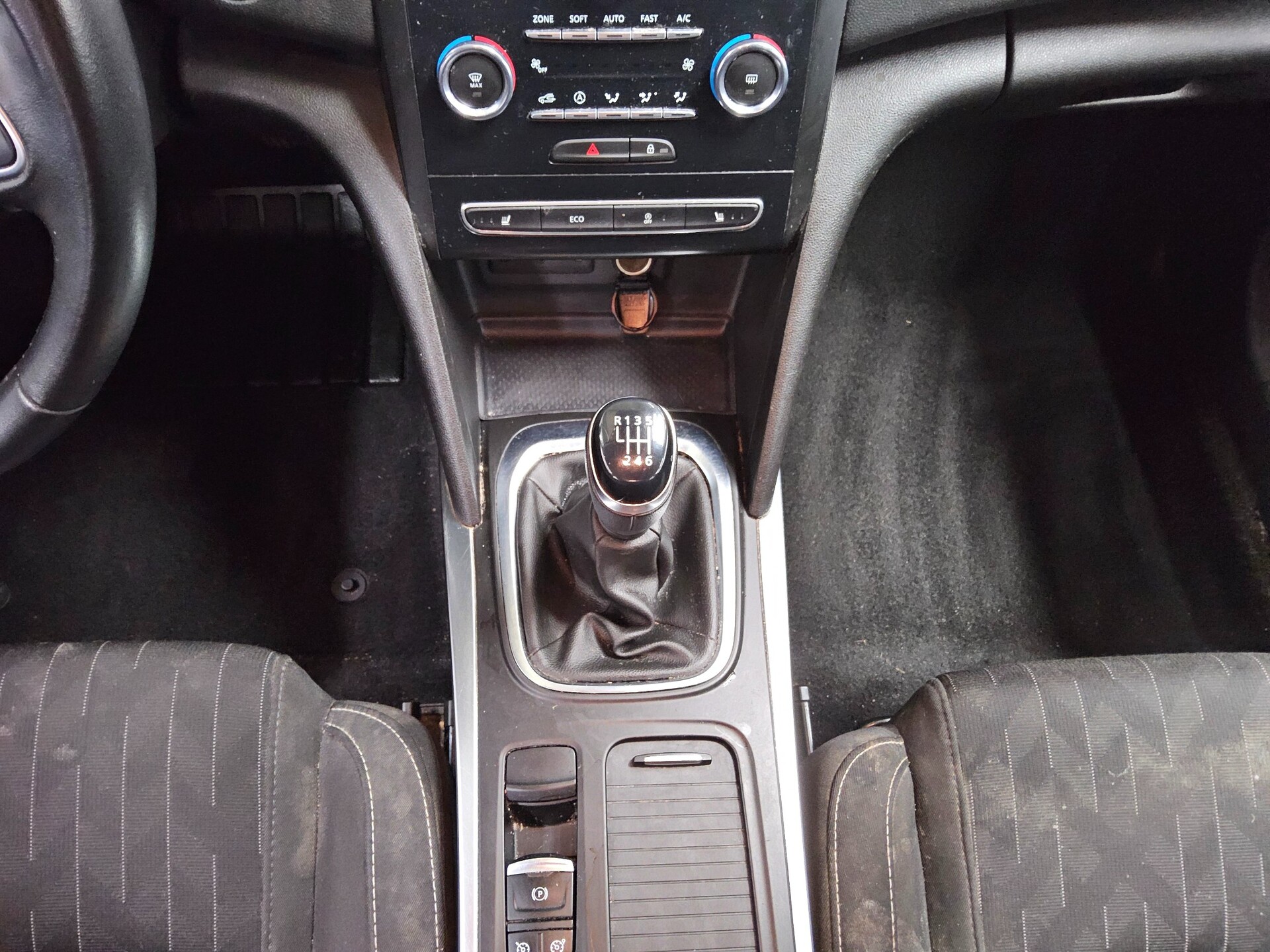 Renault Megane Grandtour 1.3 TCe Limited Navi SHZ 6