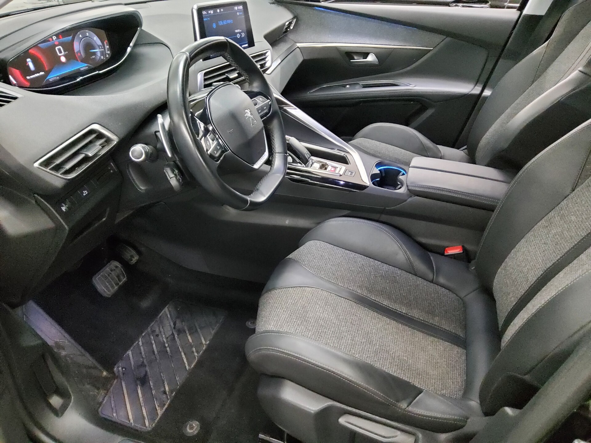 Peugeot 5008 1.5 BlueHDI 7-Sitze T-Leder BT SHZ 9