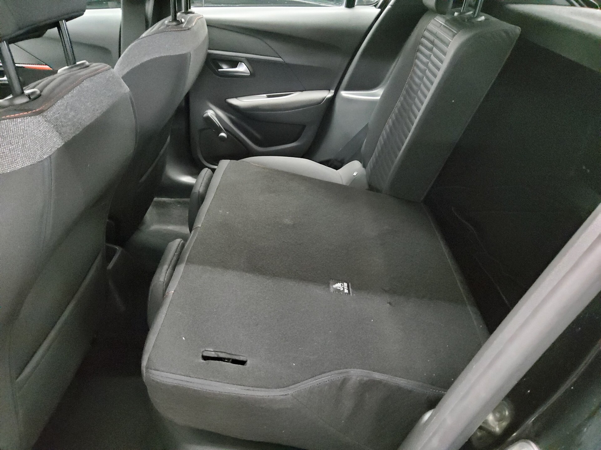 Peugeot 208 1.5 BlueHDI Active LED PDC Klima 12