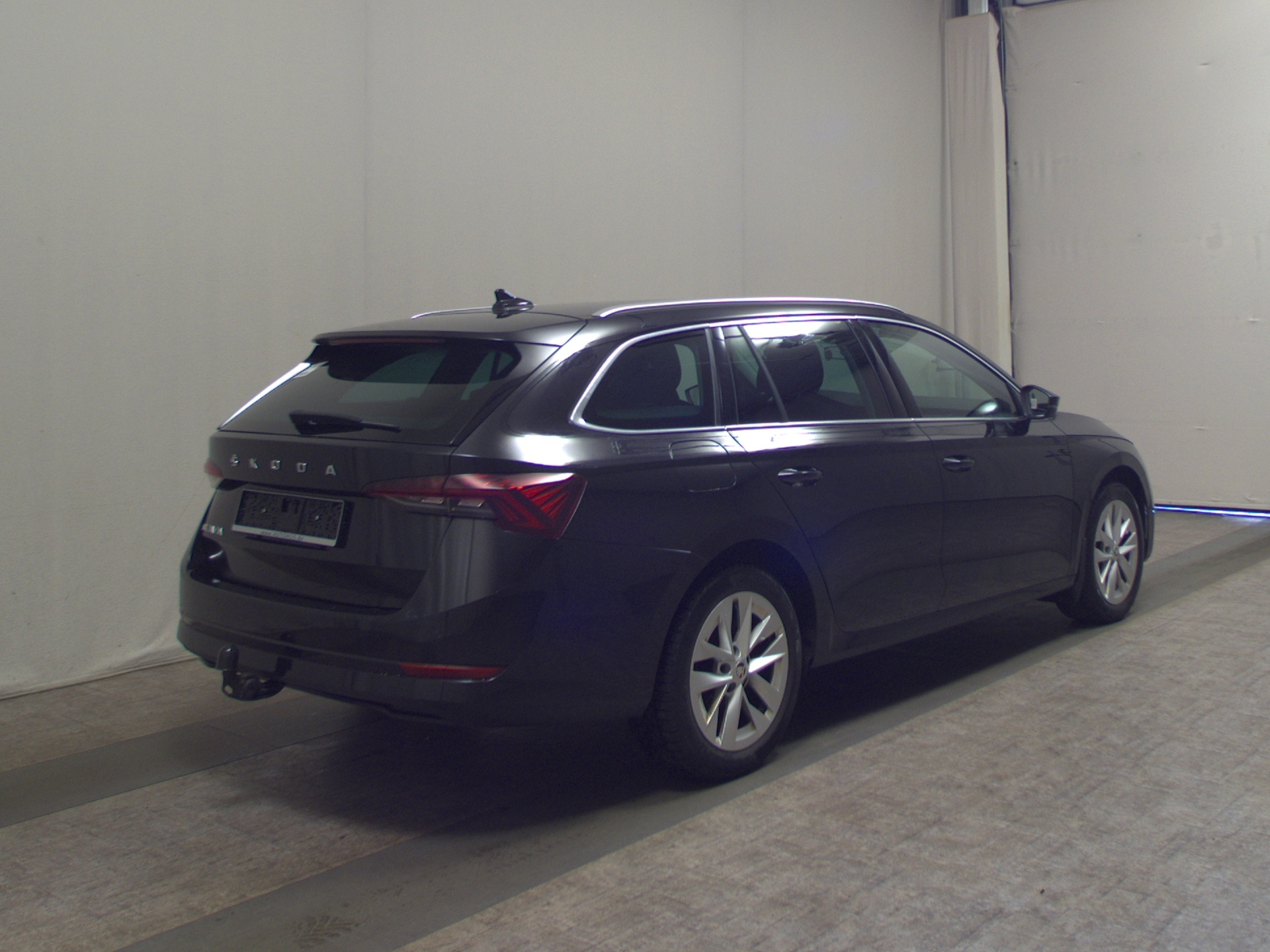 Skoda Octavia Kombi 2.0 TDI Style AHK Navi LED vc ACC 4