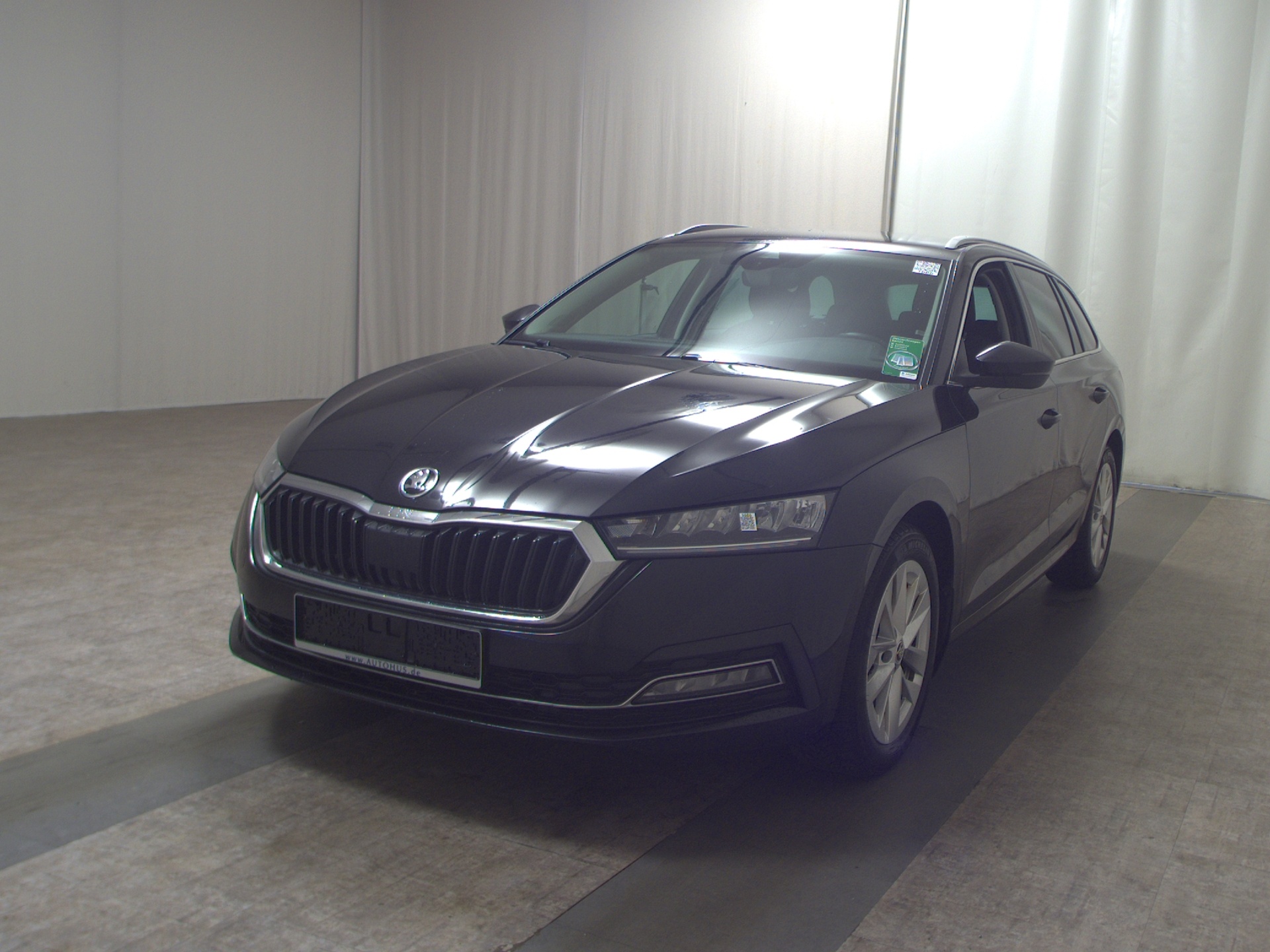 Skoda Octavia Kombi 2.0 TDI Style AHK Navi LED vc ACC 2