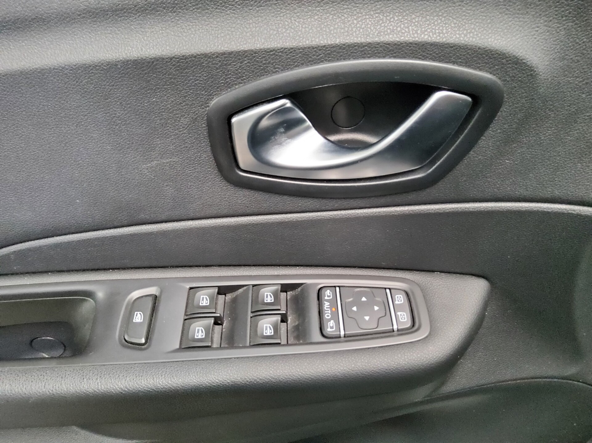 Renault Captur 0.9 TCe Navi BT PDC Tempomat 9