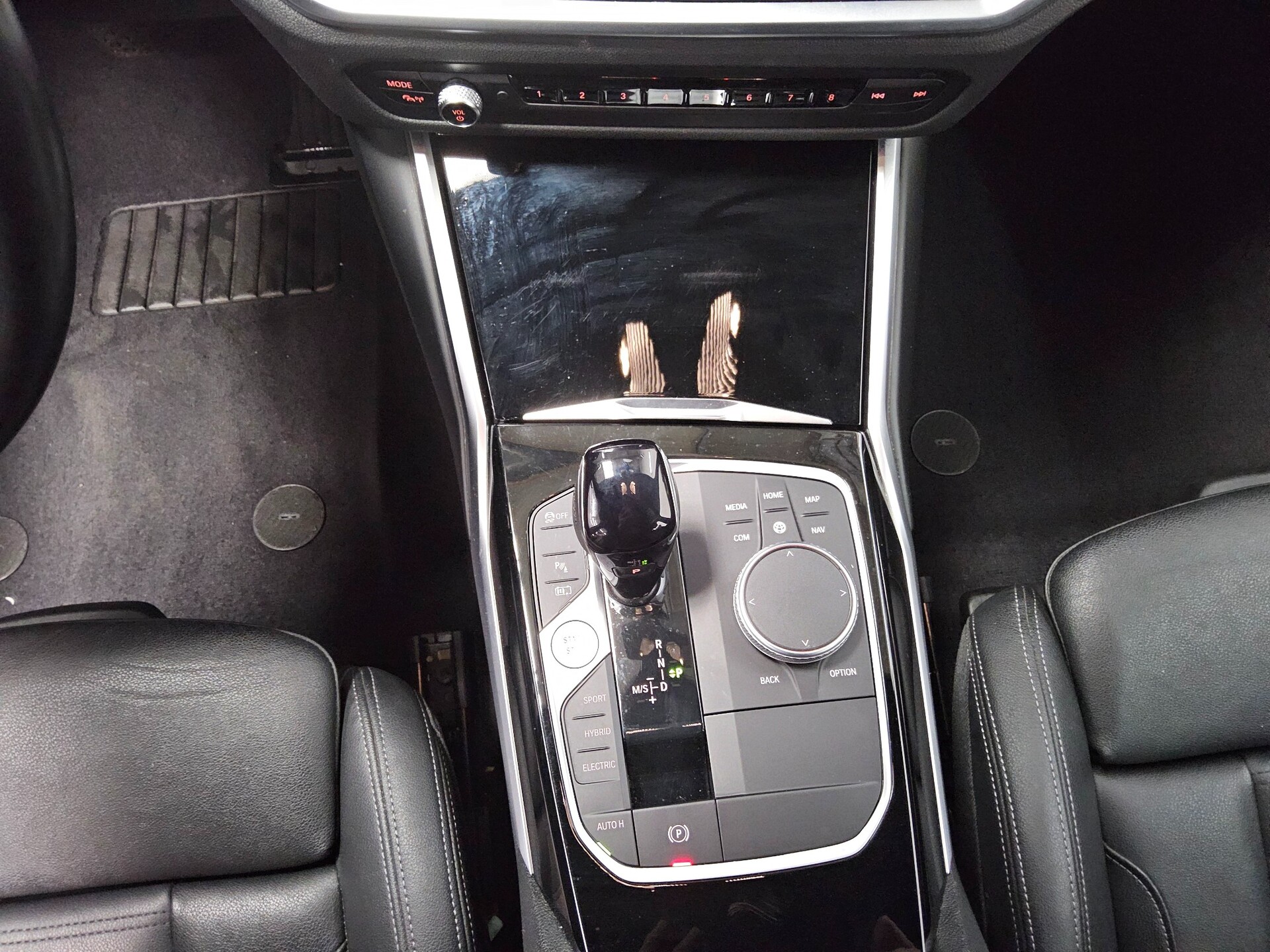 BMW 320e Touring Advantage Leder Navi LC pro LED RFK 6