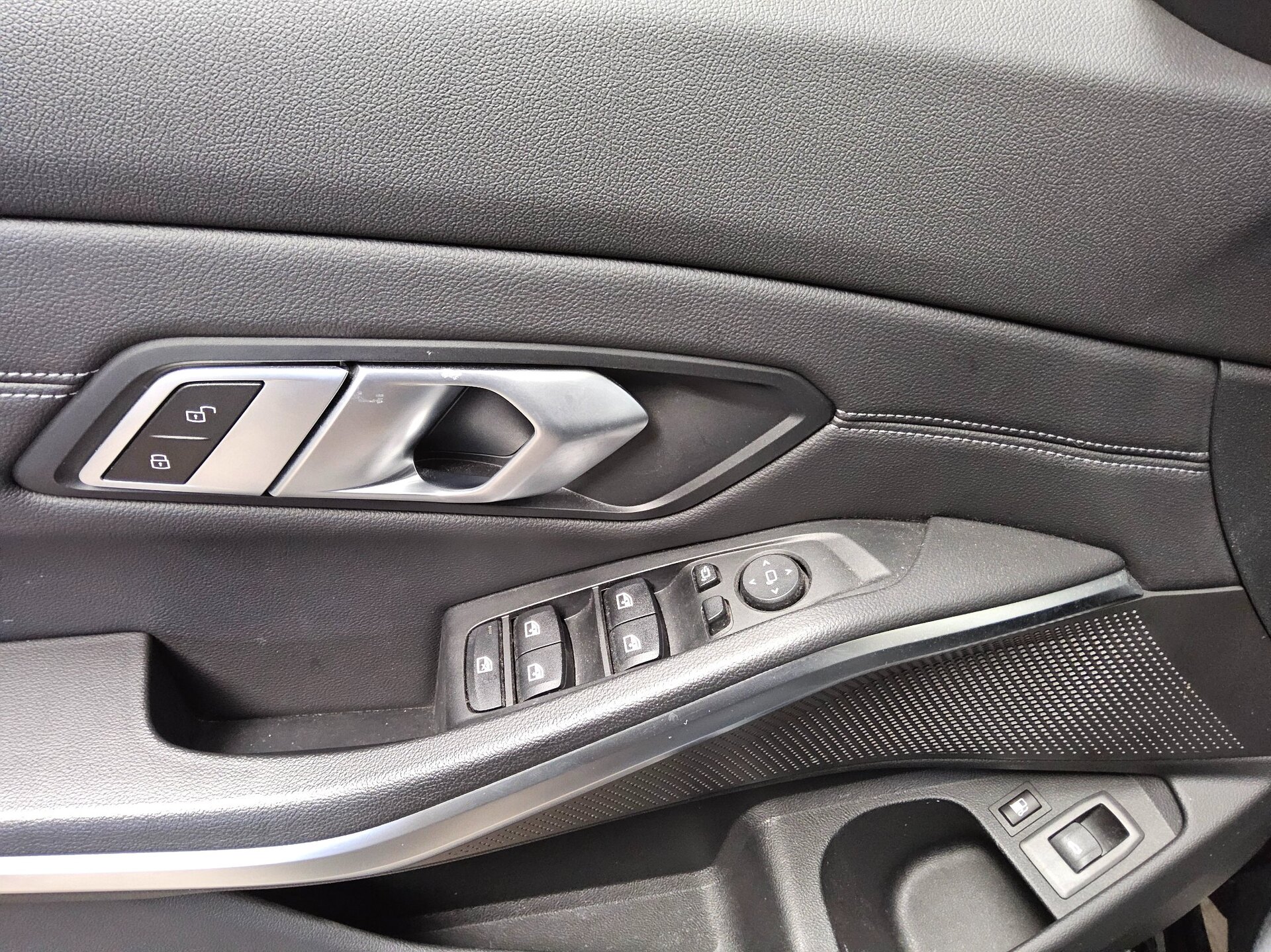 BMW 320e Touring Advantage Leder Navi LC pro LED RFK 10