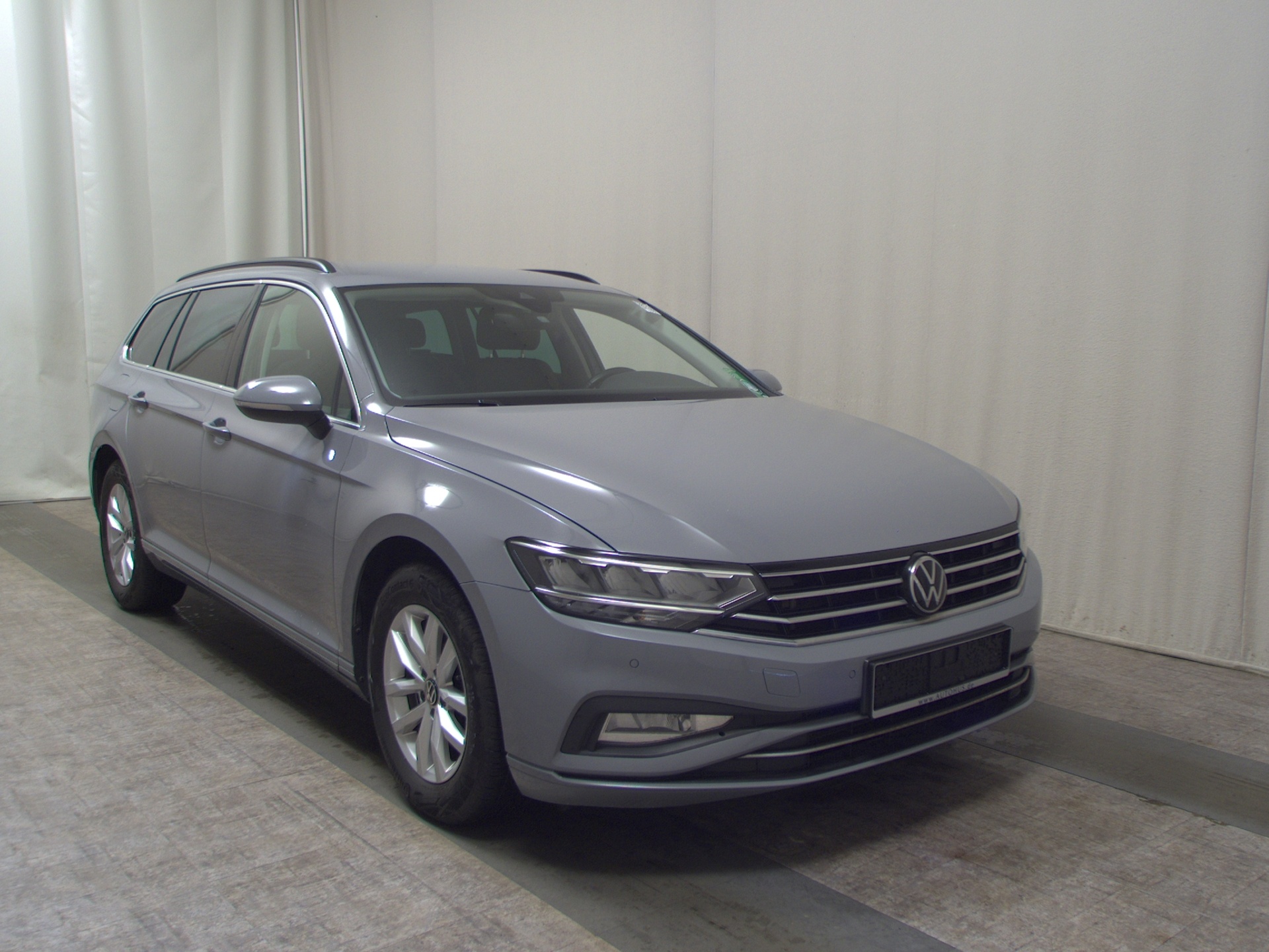 Volkswagen Passat Var. 2.0 TDI Business Navi LED RFK 3