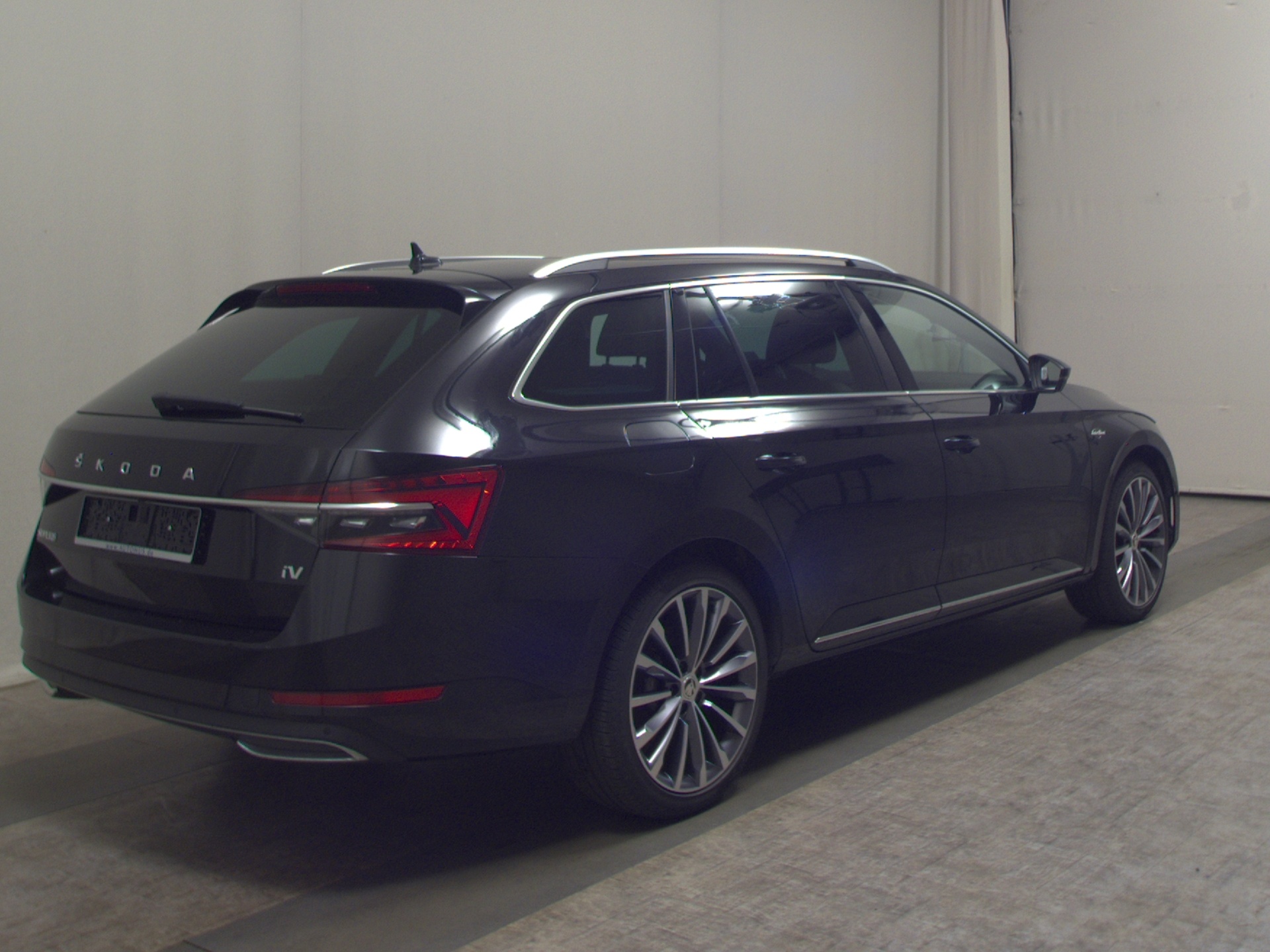 Skoda Superb Kombi 1.4 TSI iV L&K Leder Navi LED Pano 4