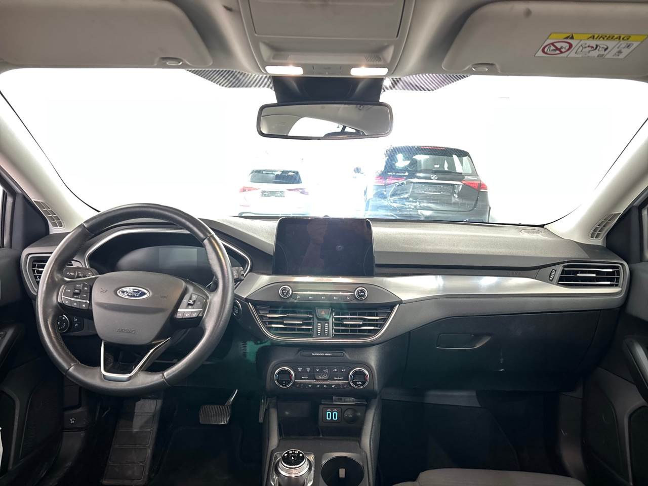 Ford Focus Turnier 1.5 EB Titanium Navi LED RFK SHZ 5