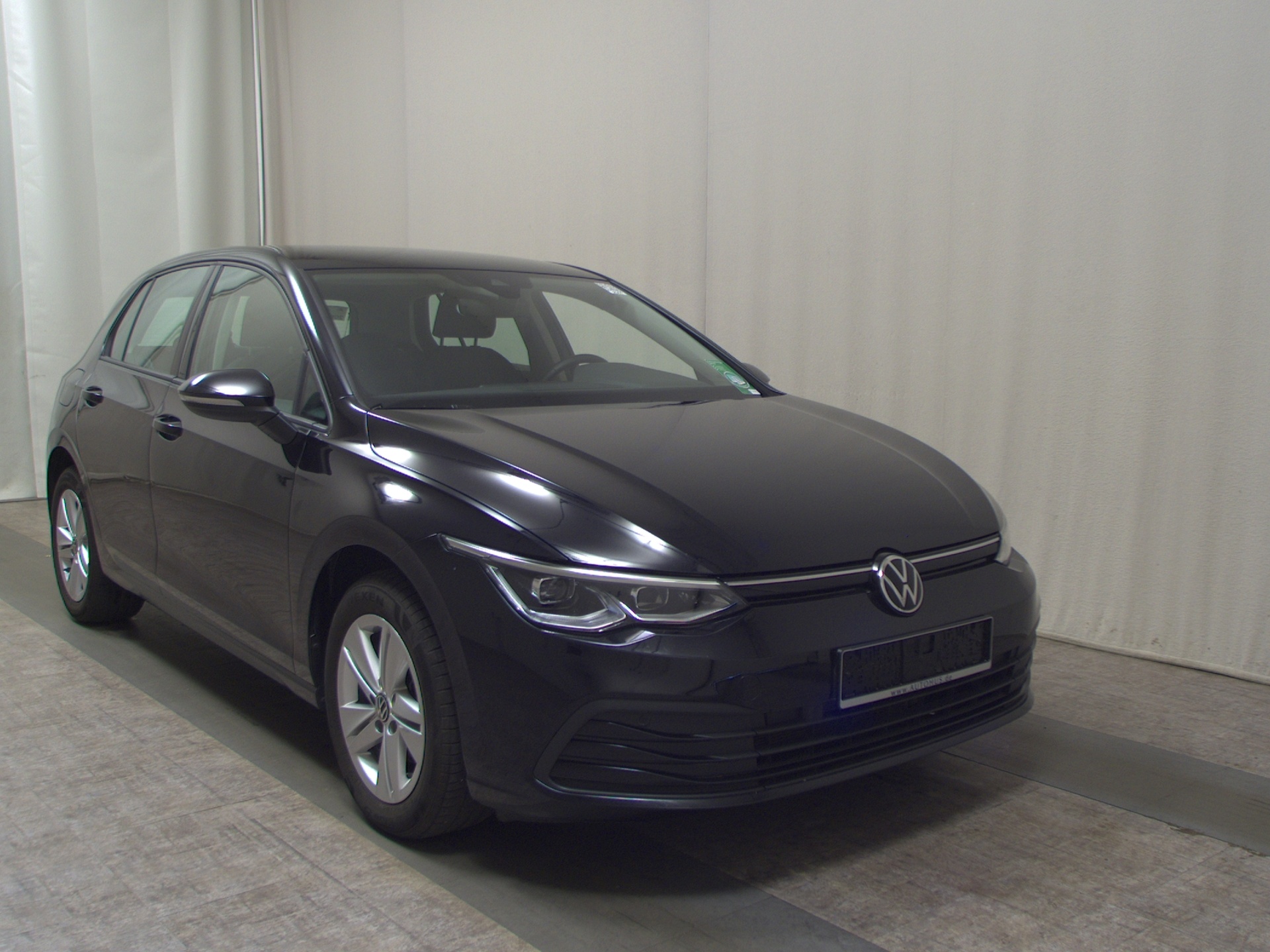 Volkswagen Golf-8 2.0 TDI Life Navi DC LED ACC Memory 3