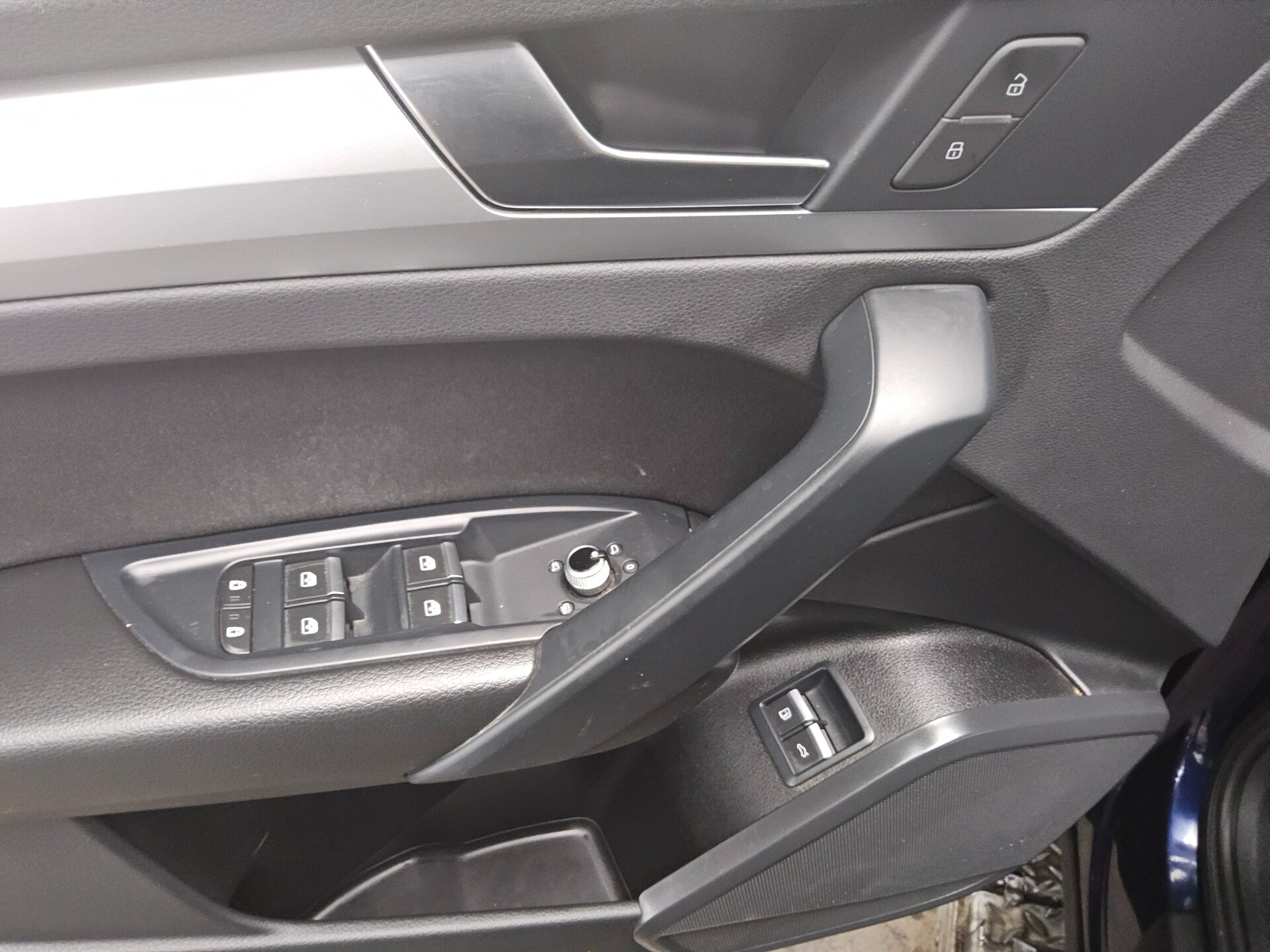 Audi Q5 50 TFSI e Qu. Navi virtual LED PDC Shz 10