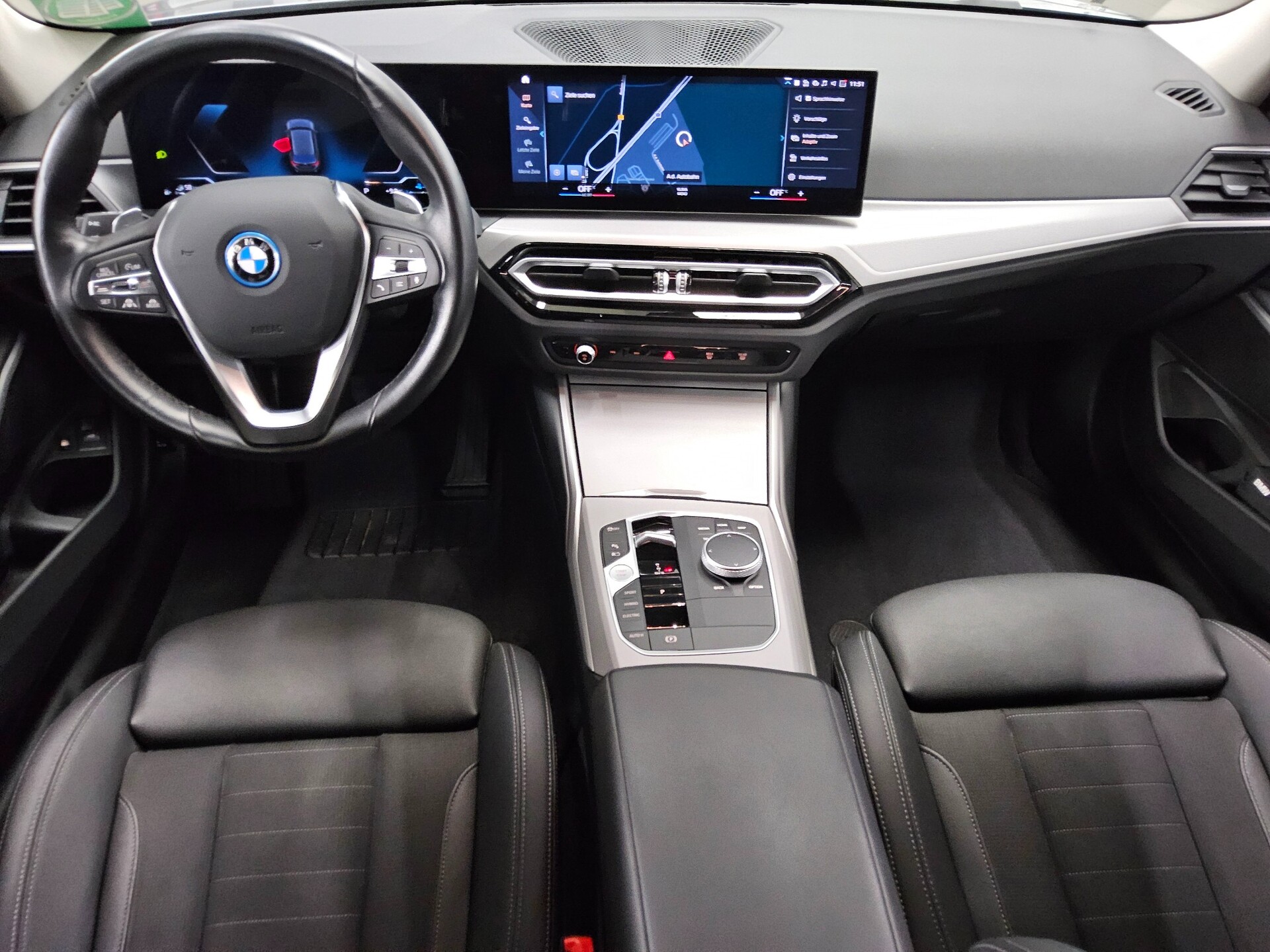 BMW 330e Touring T-Leder Navi LED Curved 5