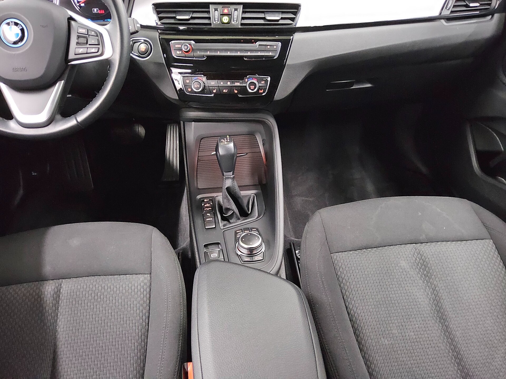 BMW X1 xDrive25e Advantage Navi HiFi PDC Shz 6