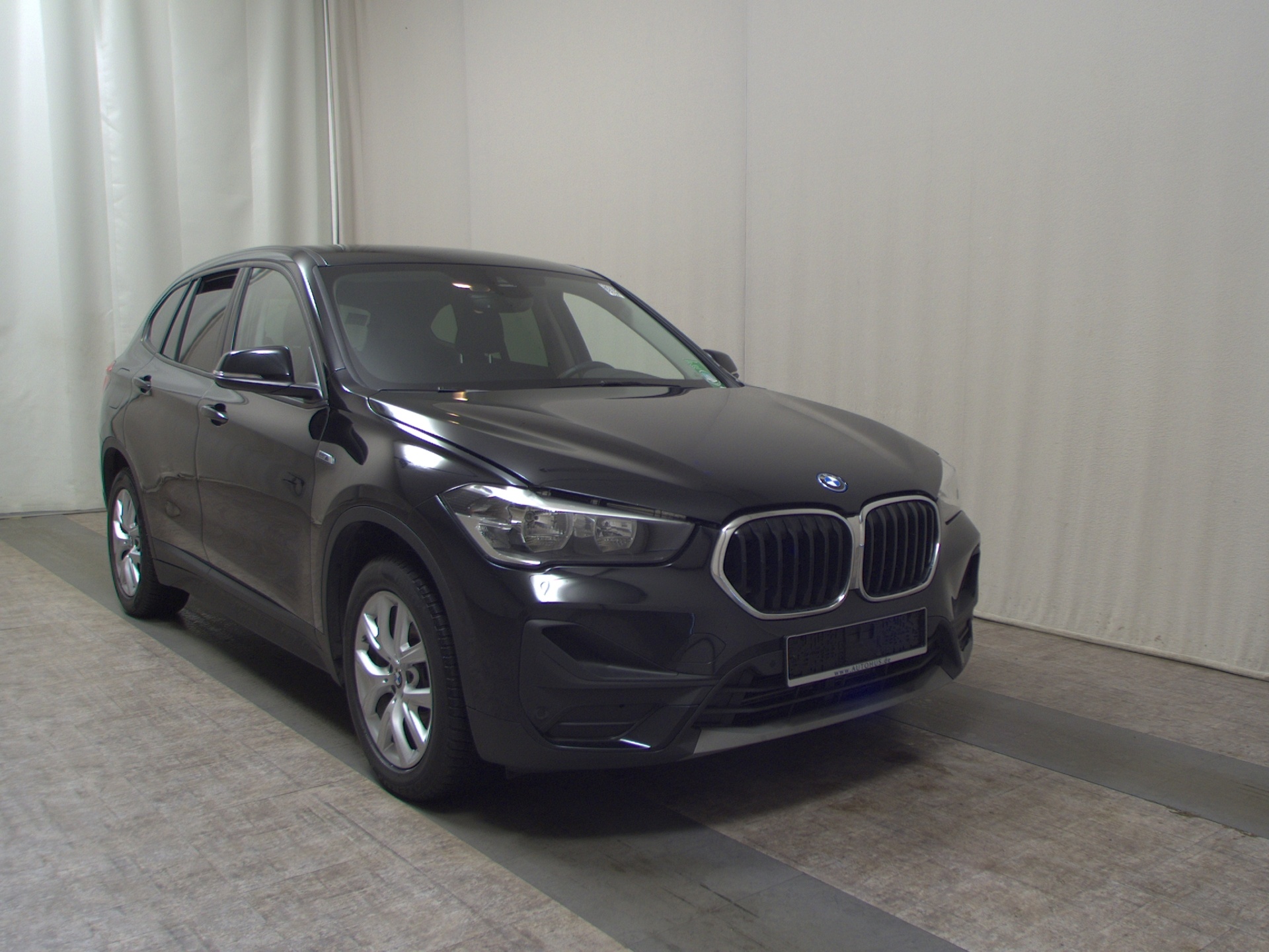 BMW X1 xDrive25e Advantage Navi HiFi PDC Shz 3