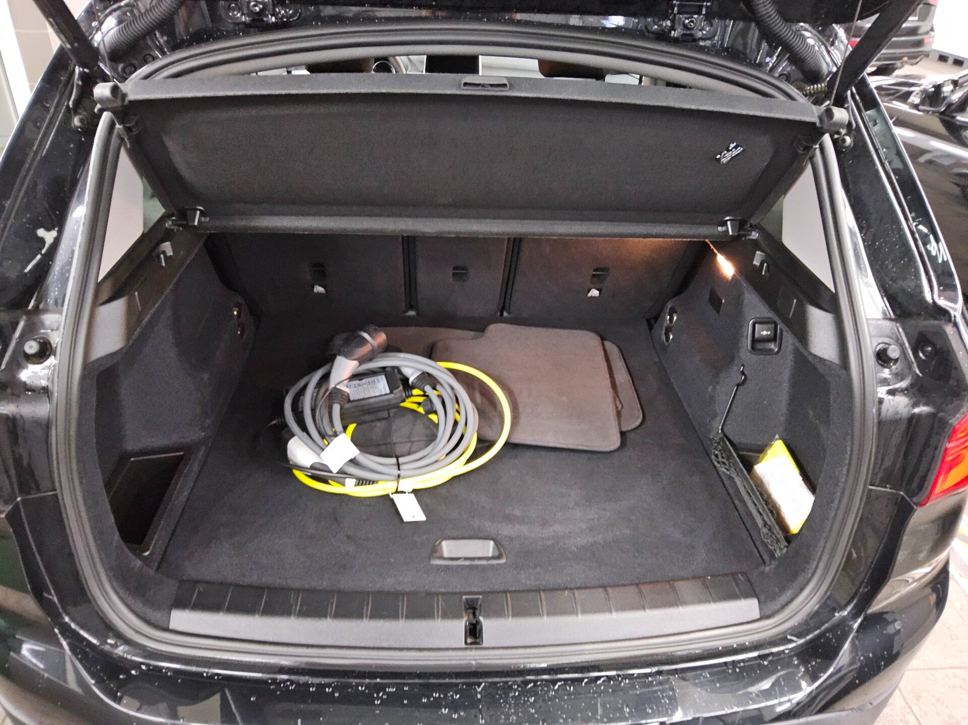 BMW X1 xDrive25e Advantage Navi HiFi PDC Shz 11