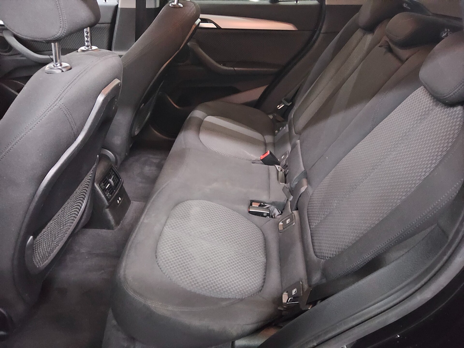 BMW X1 xDrive25e Advantage Navi HiFi PDC Shz 13