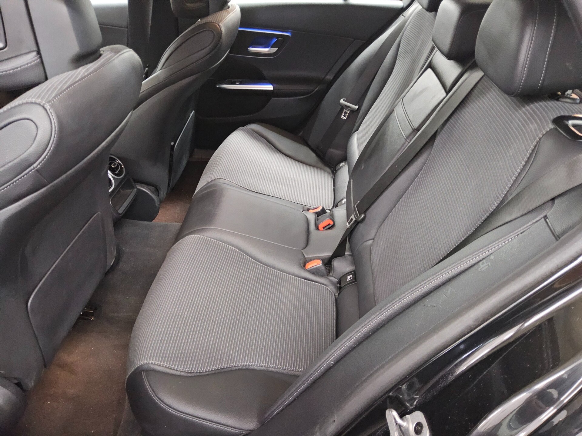 Mercedes-Benz C 200 T d Avantgarde Navi LED MBUX RFK SHZ 13