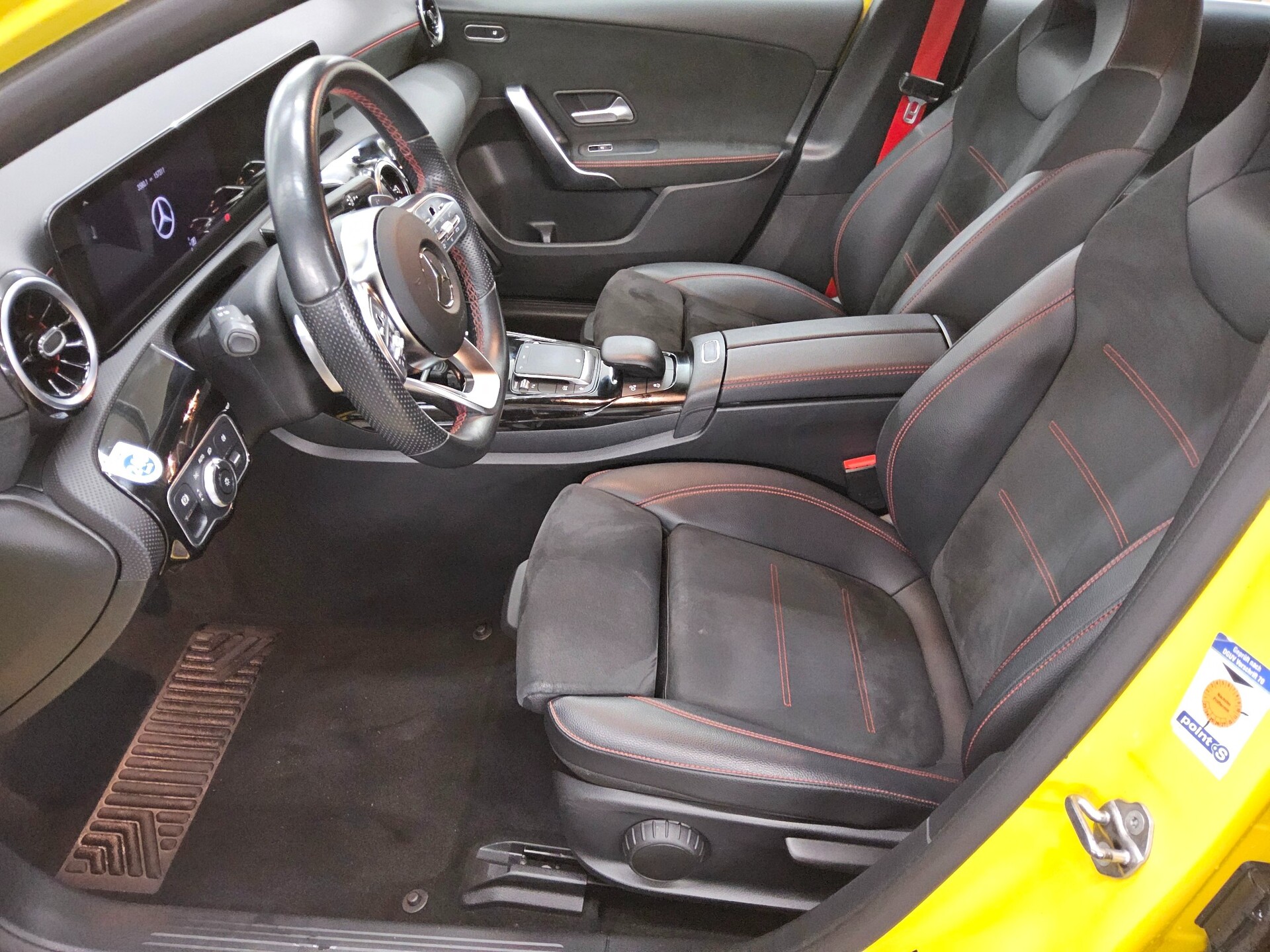 Mercedes-Benz A 35 AMG 4M Navi LED MBUX-AR AHK RFK 9