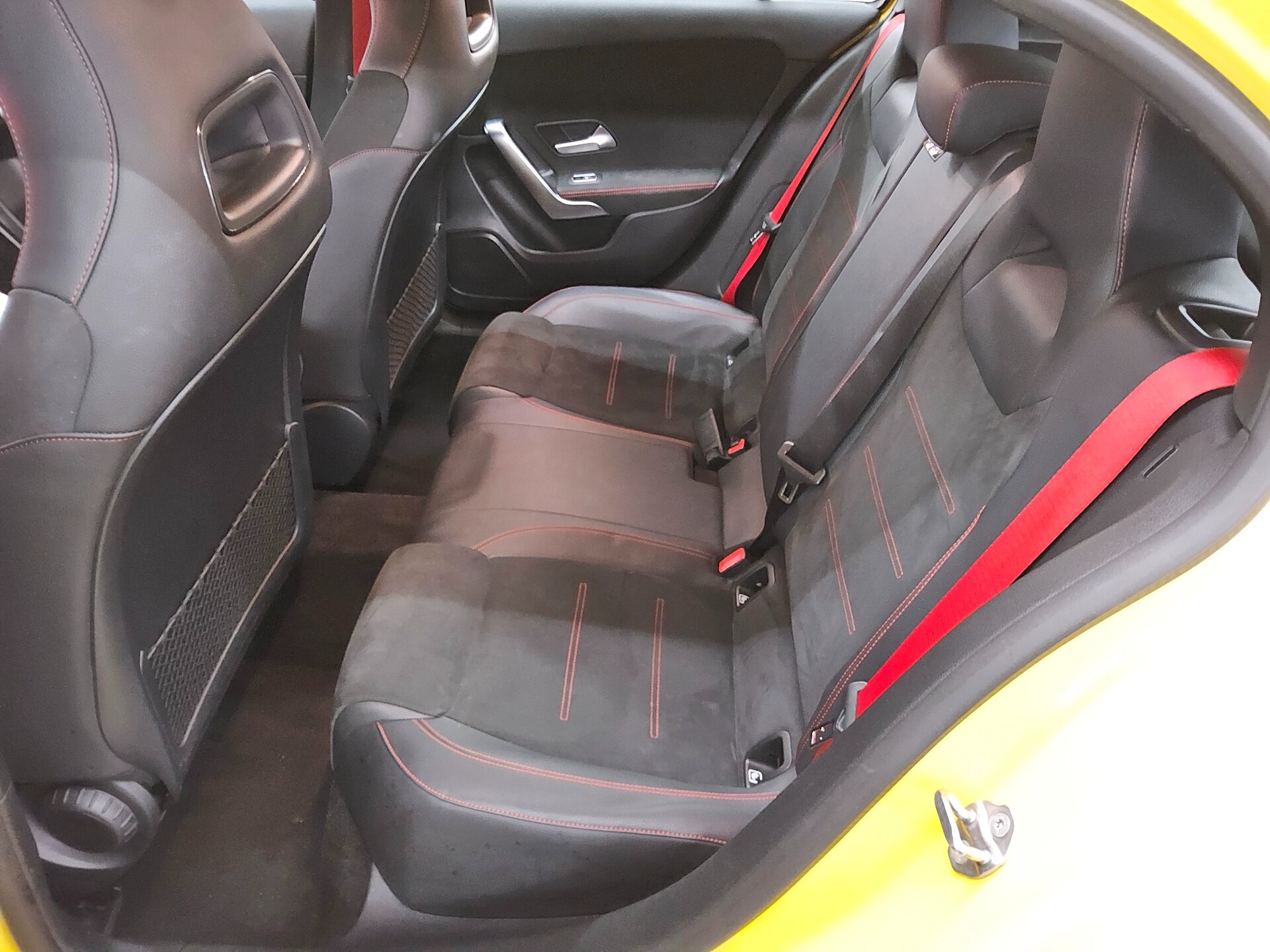 Mercedes-Benz A 35 AMG 4M Navi LED MBUX-AR AHK RFK 13