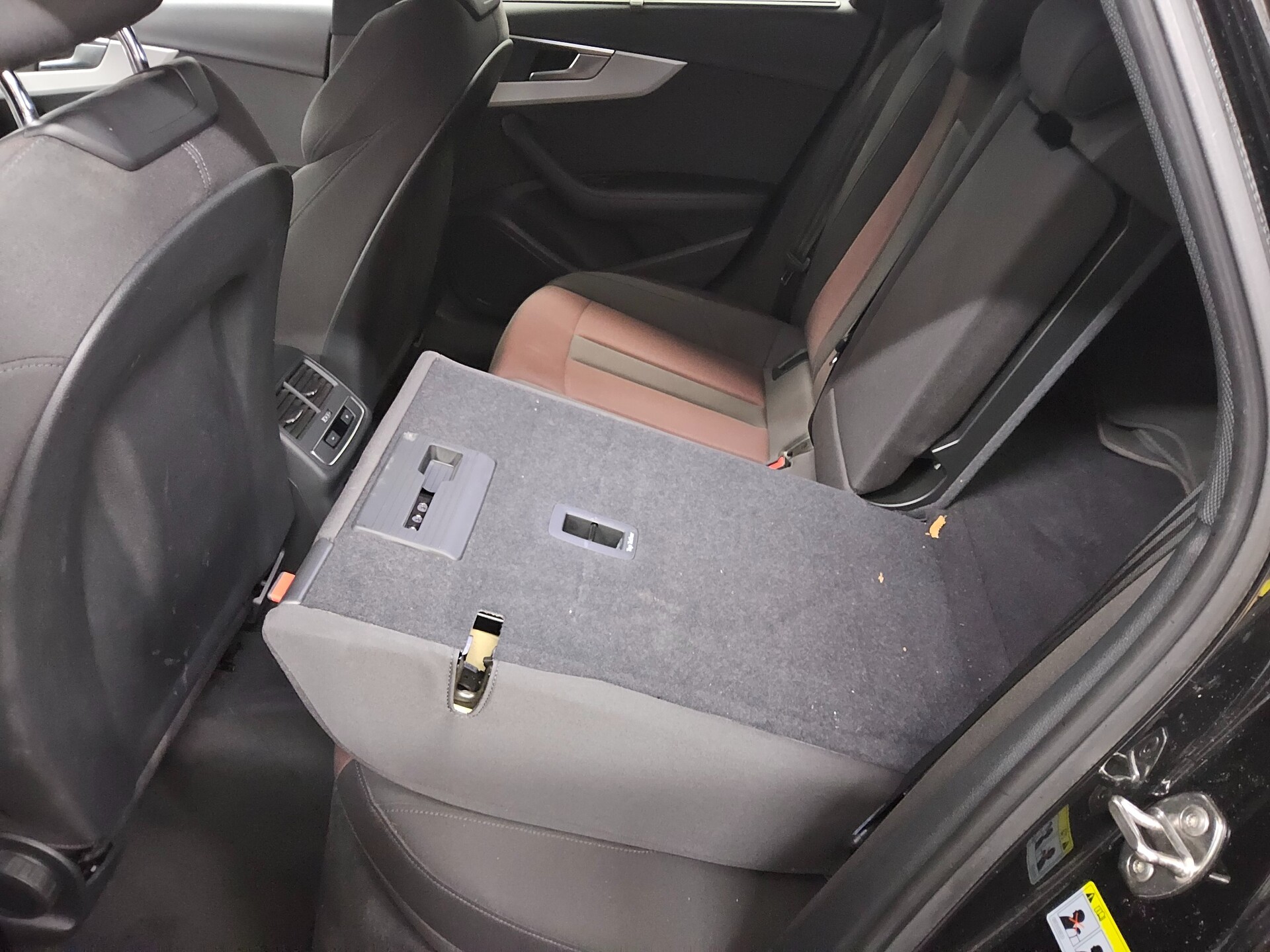 Audi A4 Avant 40 TDI advanced Navi LED Sportsitze 12