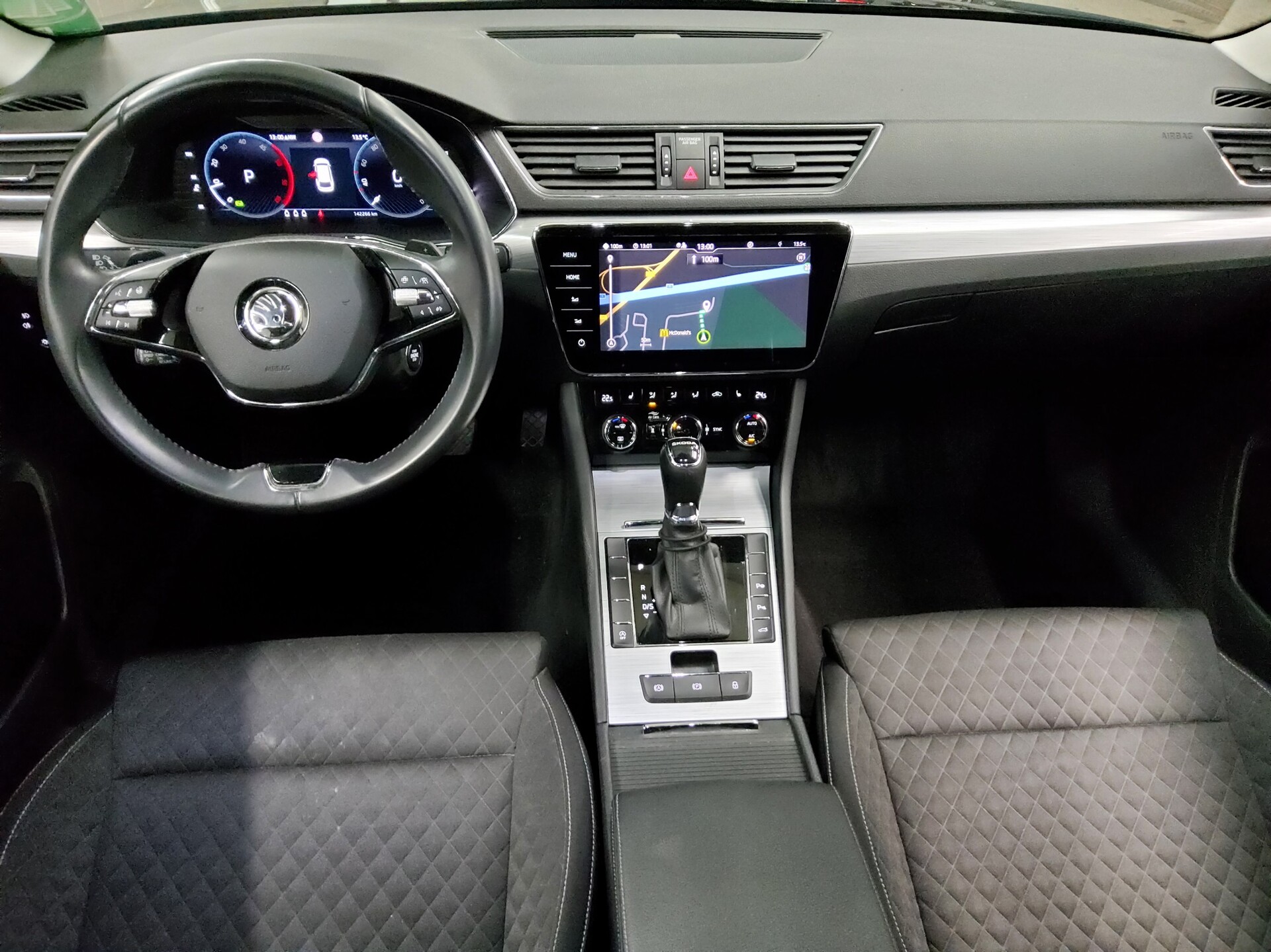 Skoda Superb Kombi 2.0 TDI Ambition Navi LED vc StHzg 4