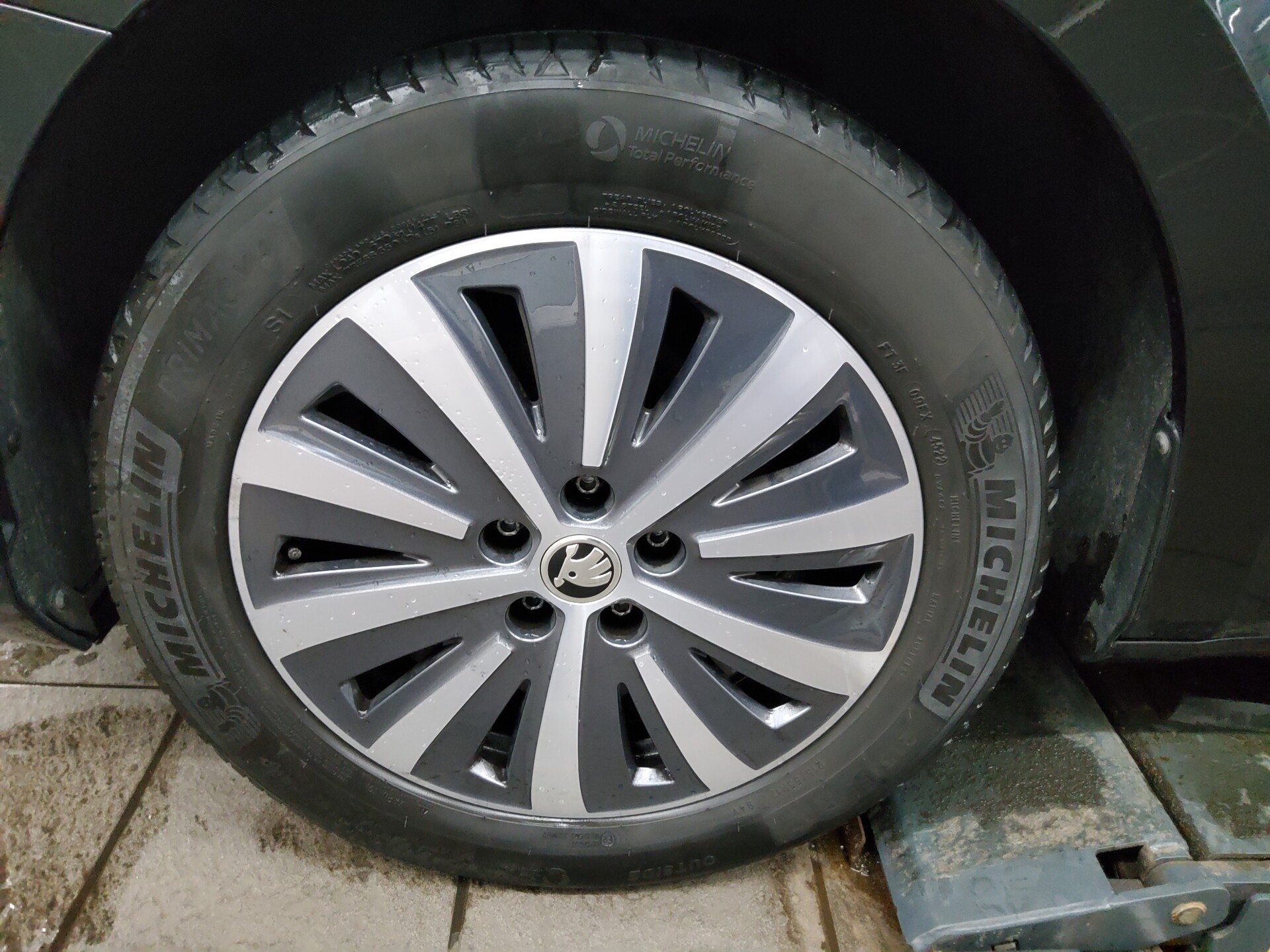 Skoda Superb Kombi 2.0 TDI Ambition Navi LED vc StHzg 10