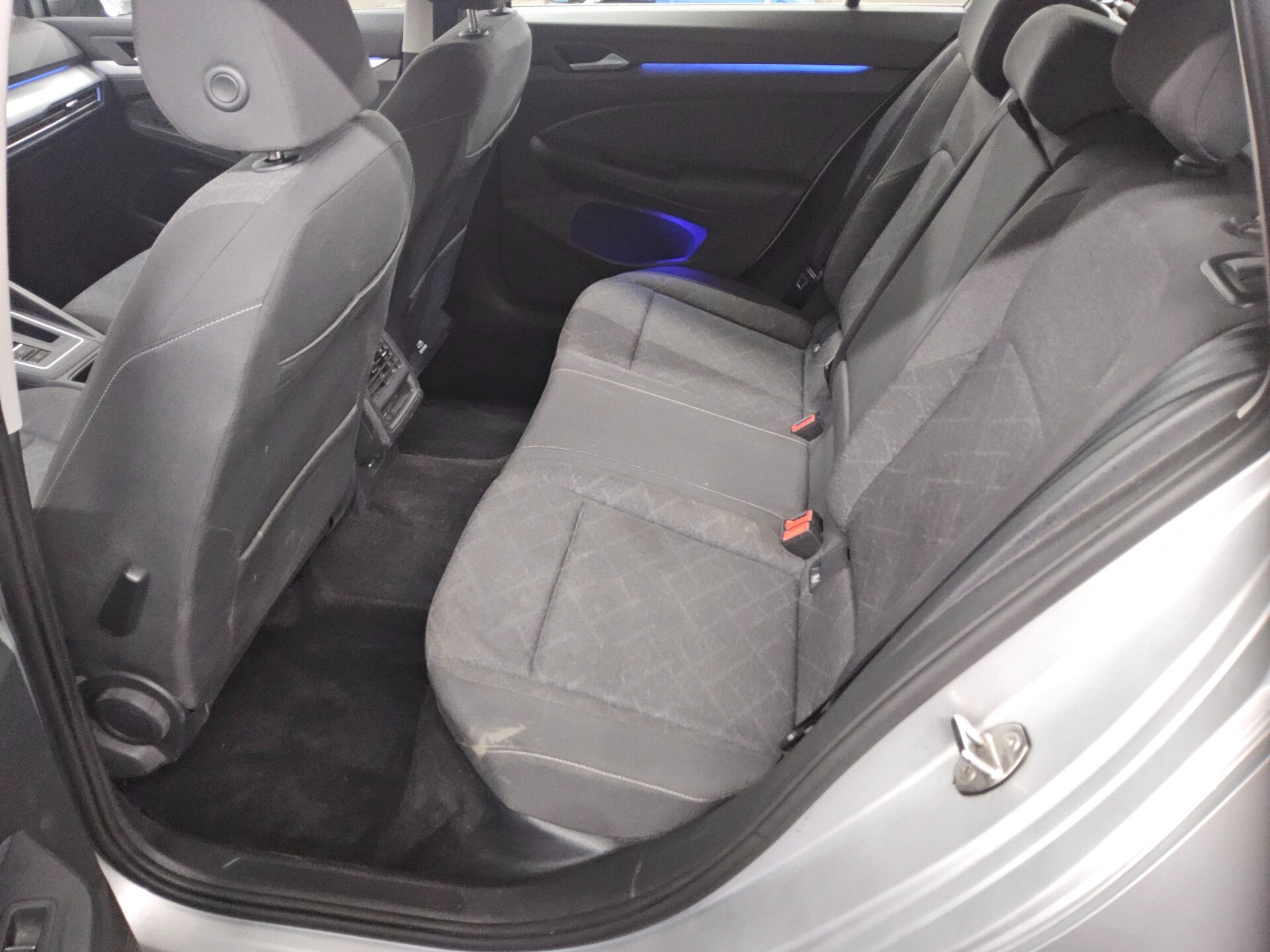 Volkswagen Golf-8 Var. 2.0 TDI Life Navi LED DC AHK RfK ACC 13