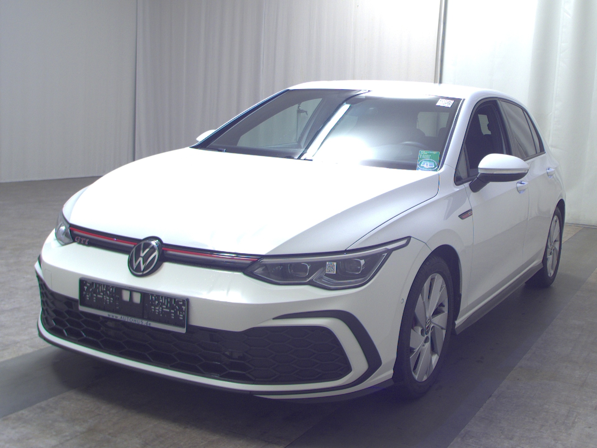 Volkswagen Golf-8 2.0 TSI GTI LED ACC DC Shz 2