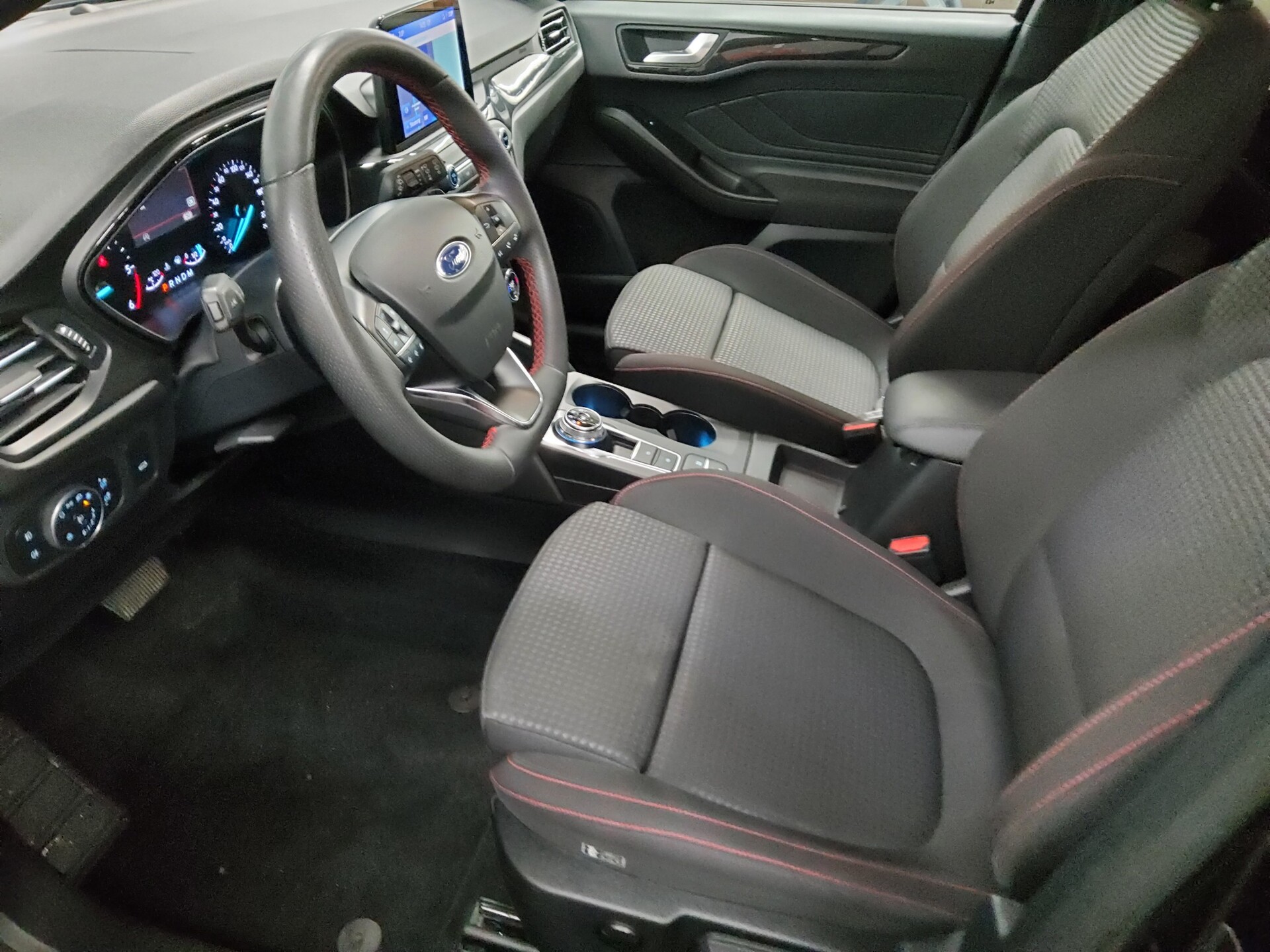 Ford Focus Turnier 1.5 EB ST-Line Navi LED AHK RFK 8