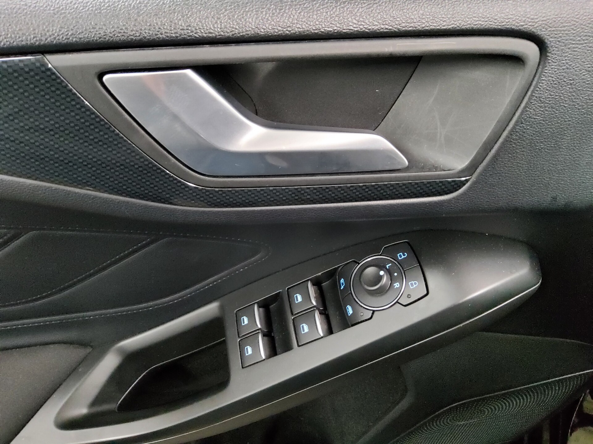 Ford Focus Turnier 1.5 EB ST-Line Navi LED AHK RFK 9